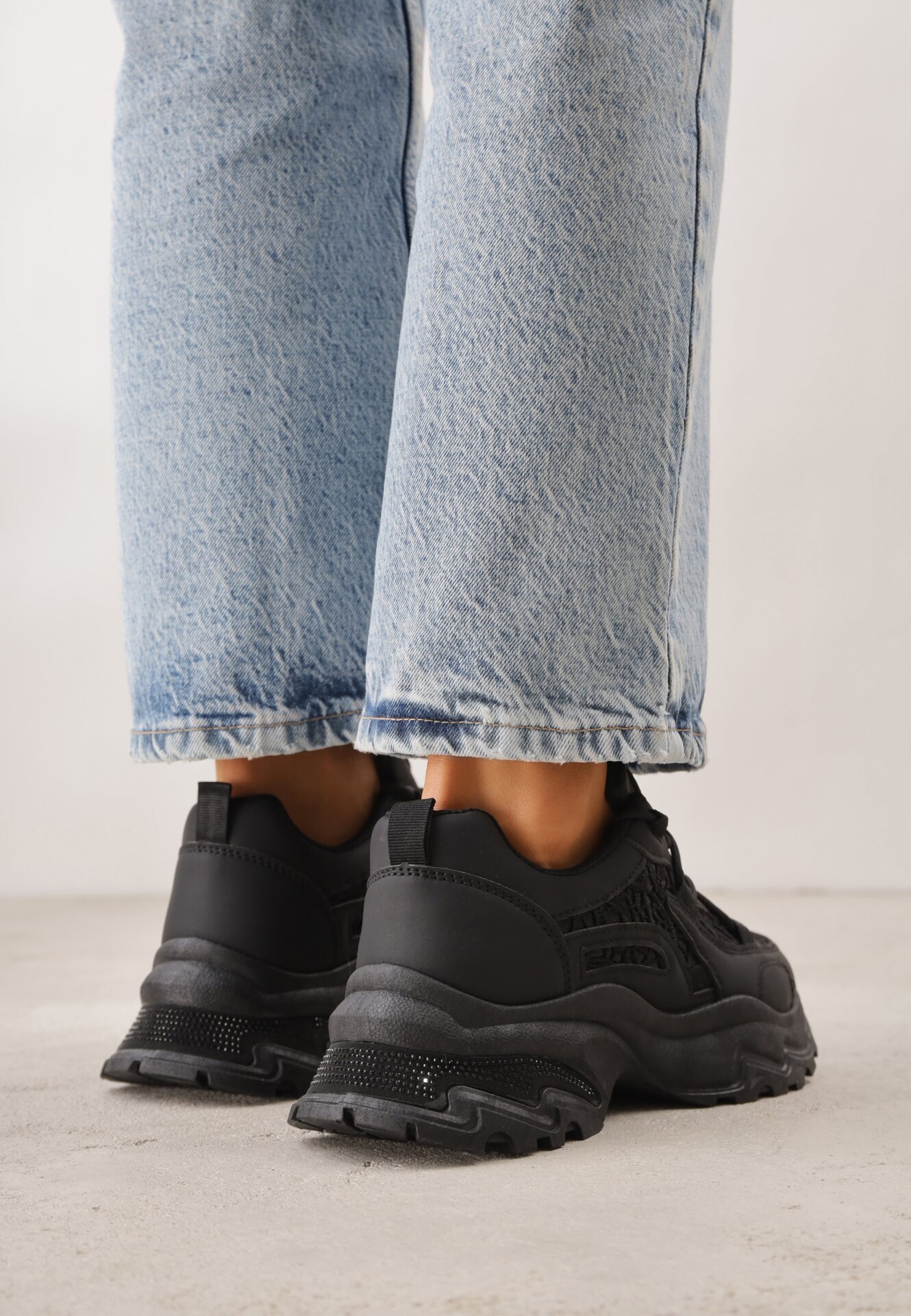 Czarne Sneakersy na Grubej Podeszwie z Koronkowymi Wstawkami i Cyrkoniami Sephialle