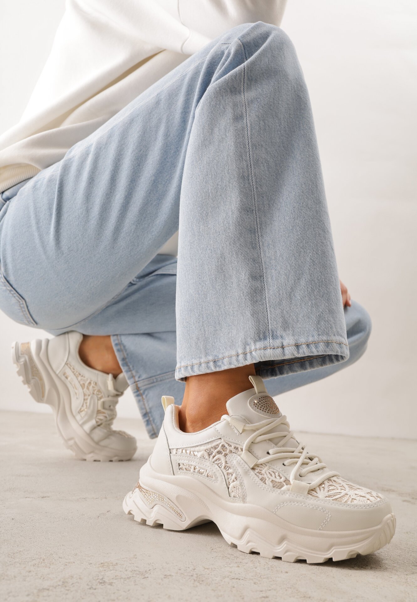 Beżowe Sneakersy na Grubej Podeszwie z Koronkowymi Wstawkami i Cyrkoniami Sephialle