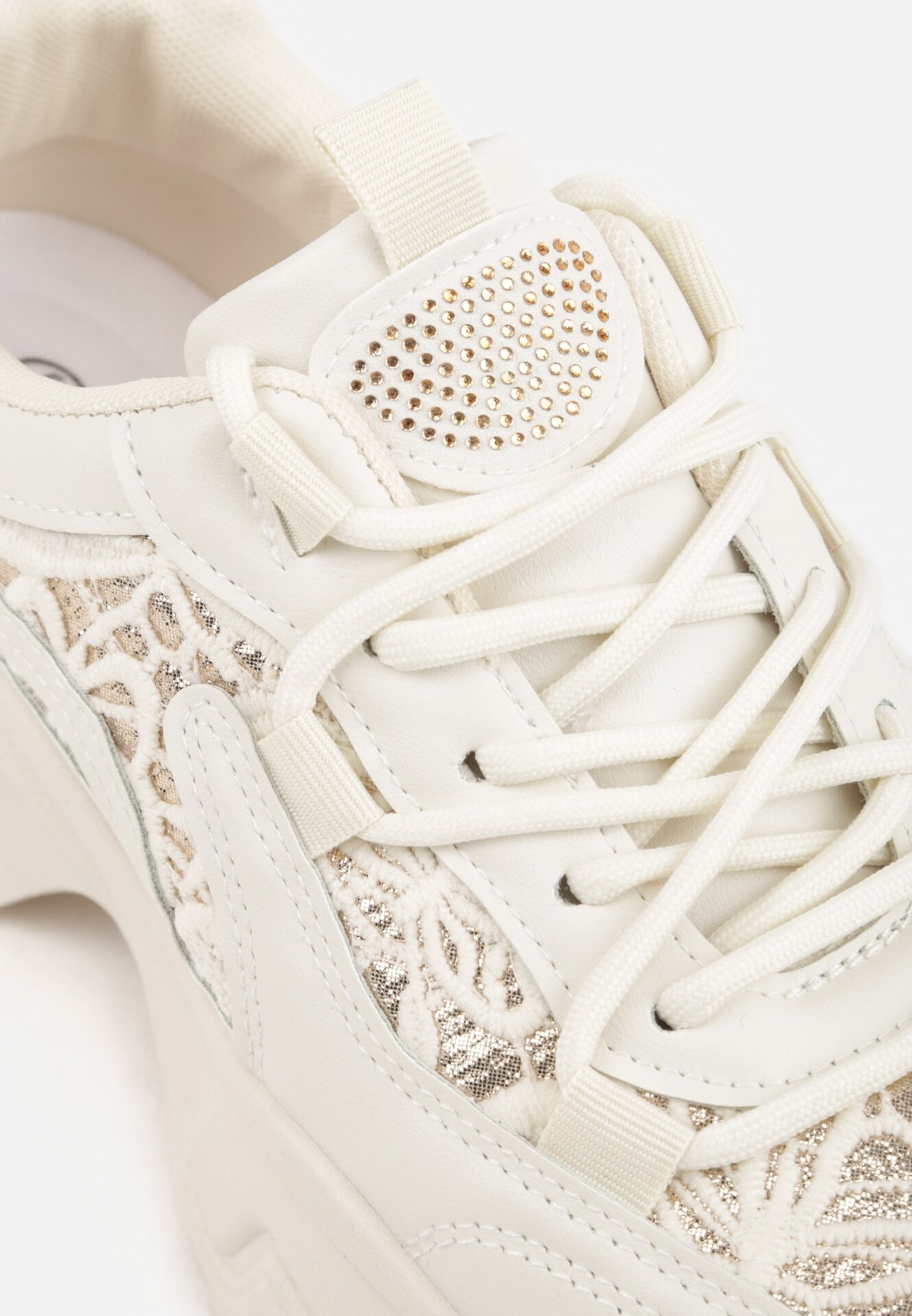 Beżowe Sneakersy na Grubej Podeszwie z Koronkowymi Wstawkami i Cyrkoniami Sephialle