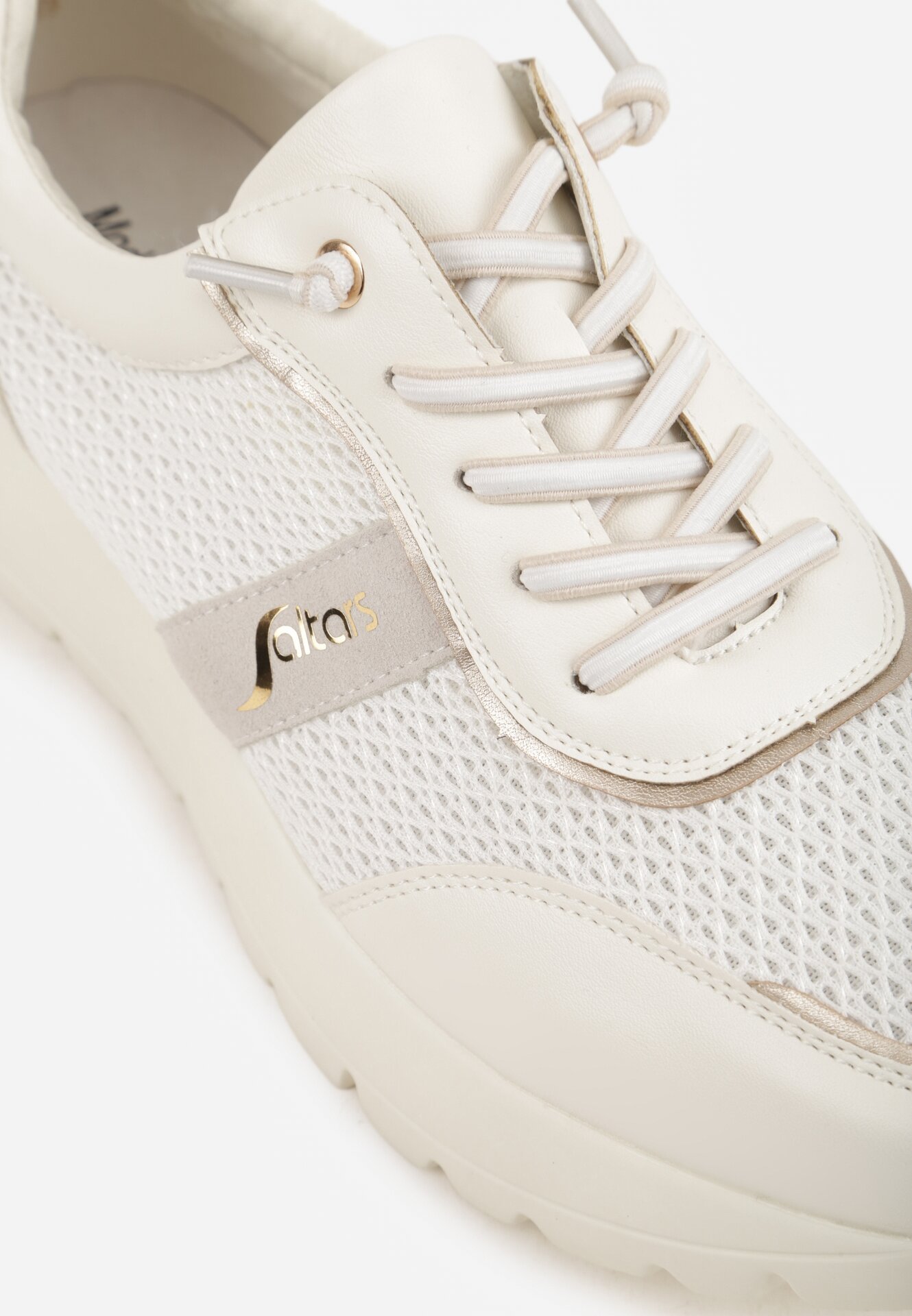 Białe Sneakersy na Grubej Podeszwie ze Skórzaną Wkładką i Napisem Airarge