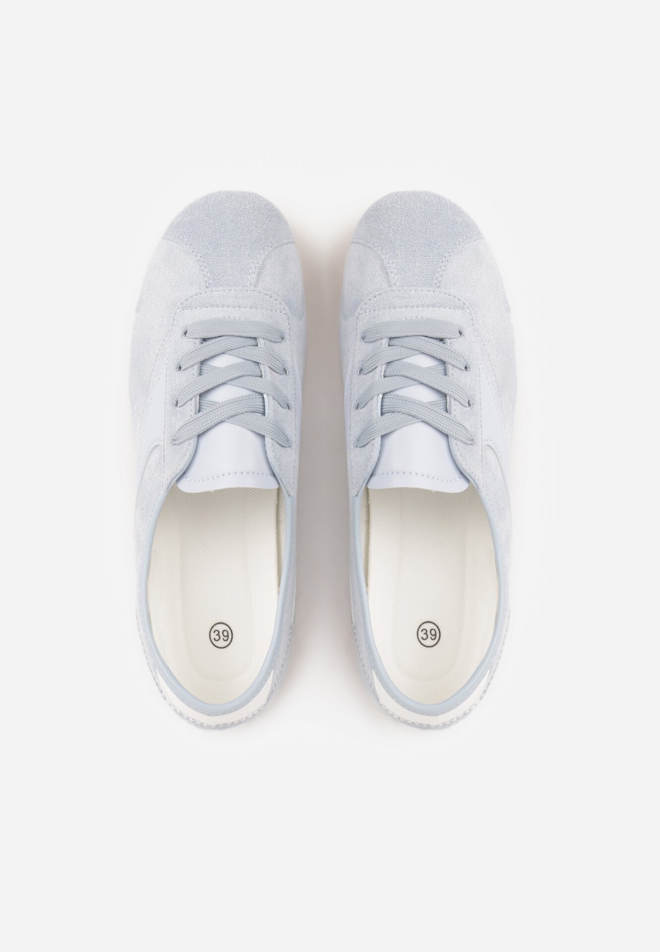 Niebieskie Sneakersy z Imitacji Zamszu w Stylu Kultowych Tenisówek Aelliana