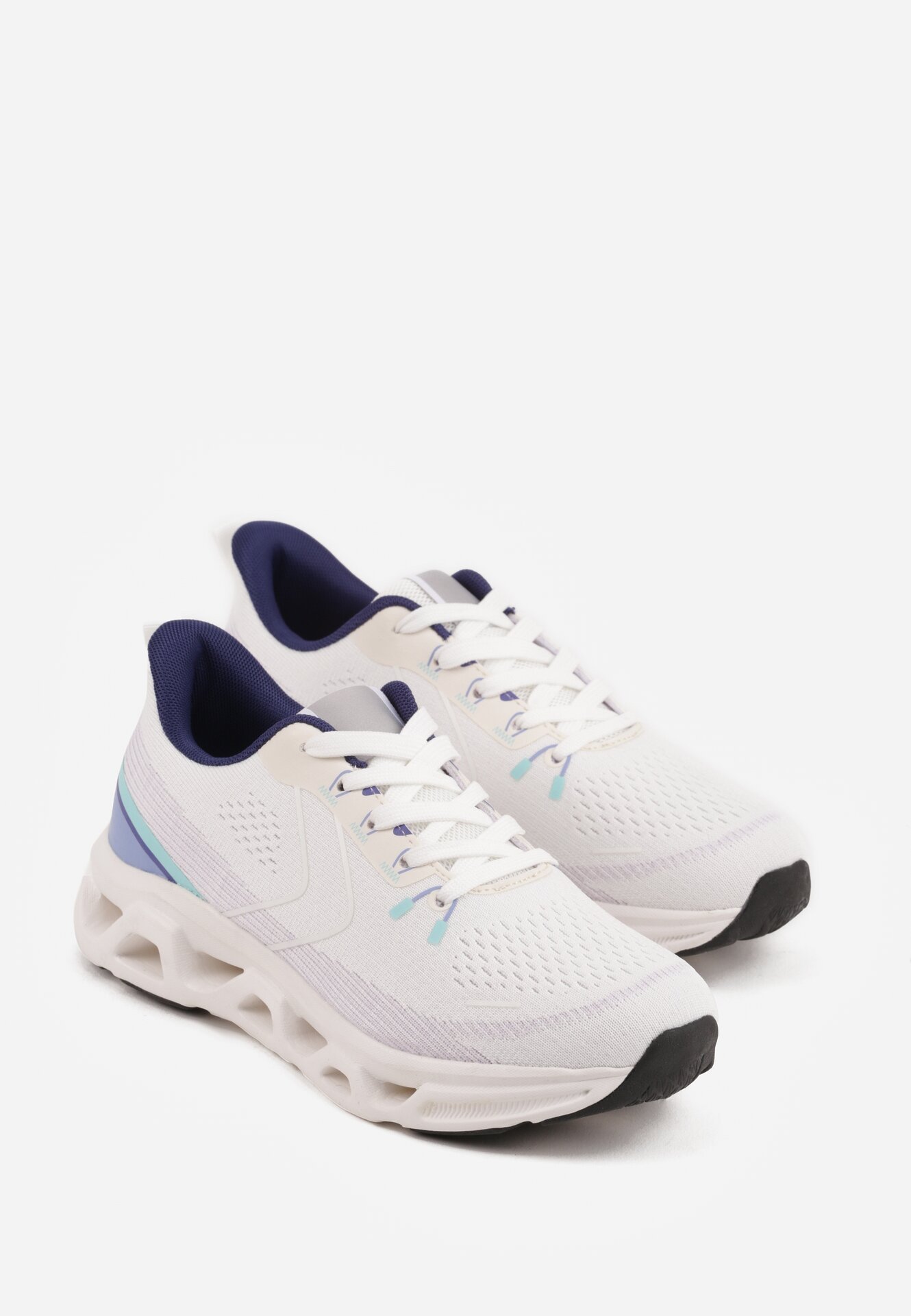 Białe Sneakersy na Grubej Geometrycznej Podeszwie Alexusa