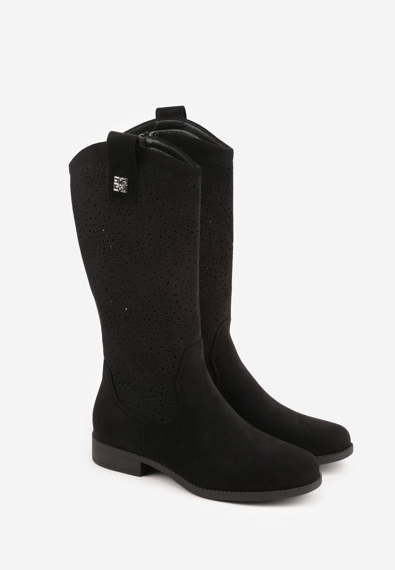 Czarne Botki Typu Kowbojki Ażurowe Ozdobione Metaliczną Aplikacją Iomosa