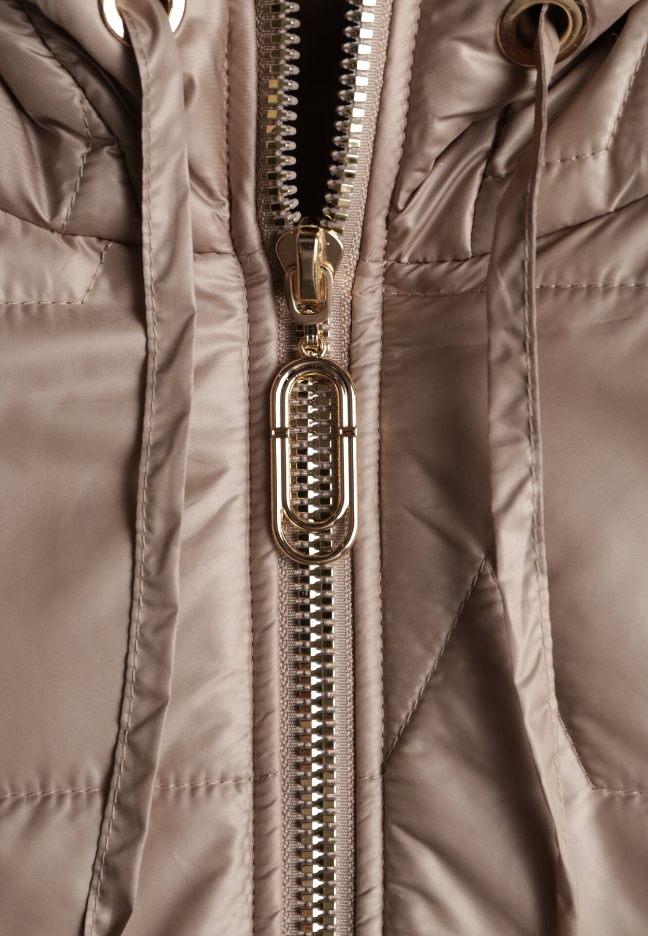 Jasnobrązowa Kamizelka z Nieodpinanym Kapturem i Geometrycznym Pikowaniem Kalousa