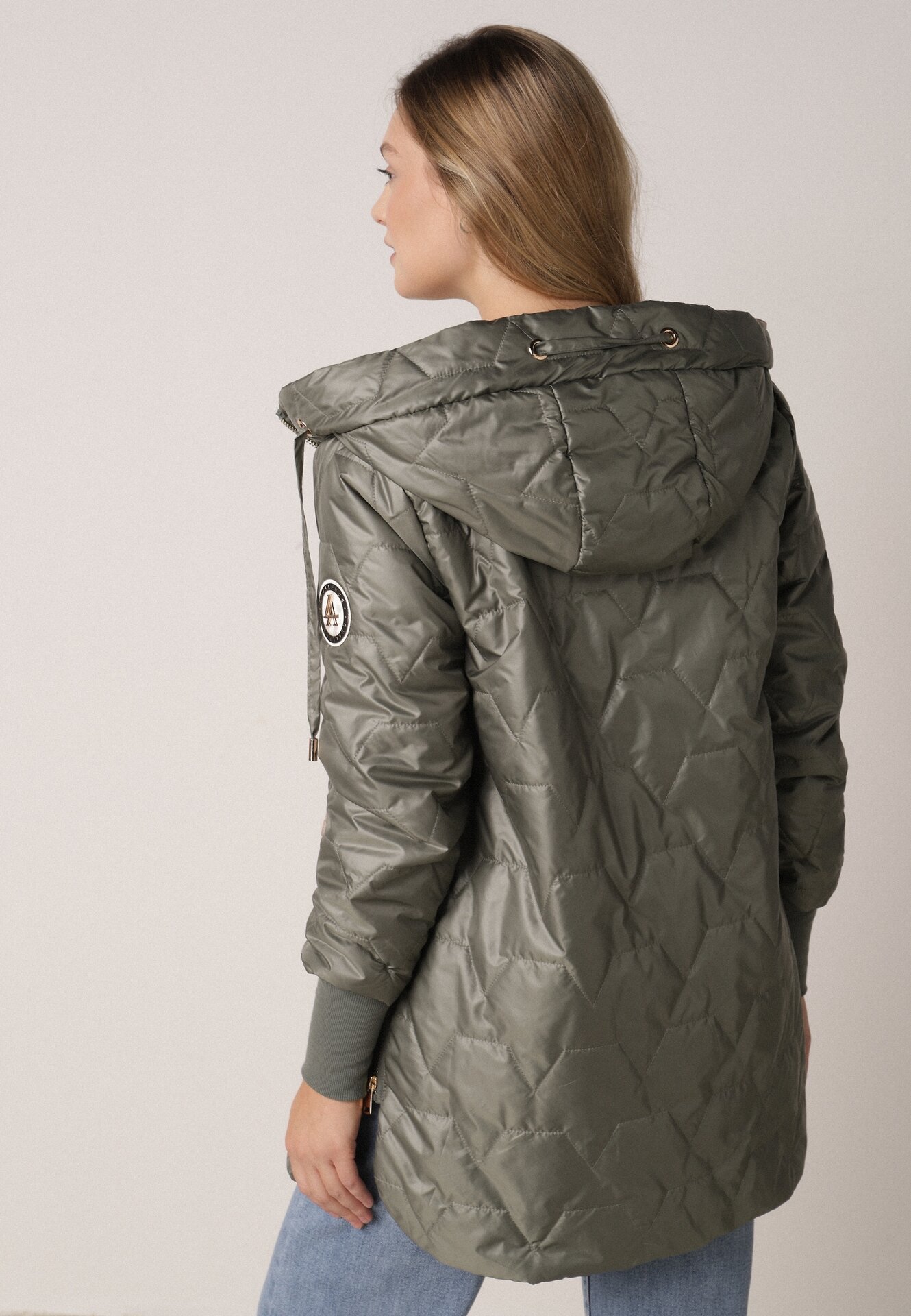 Zielona Pikowana Kurtka Przejściowa z Kapturem i Bocznymi Suwakami Mado