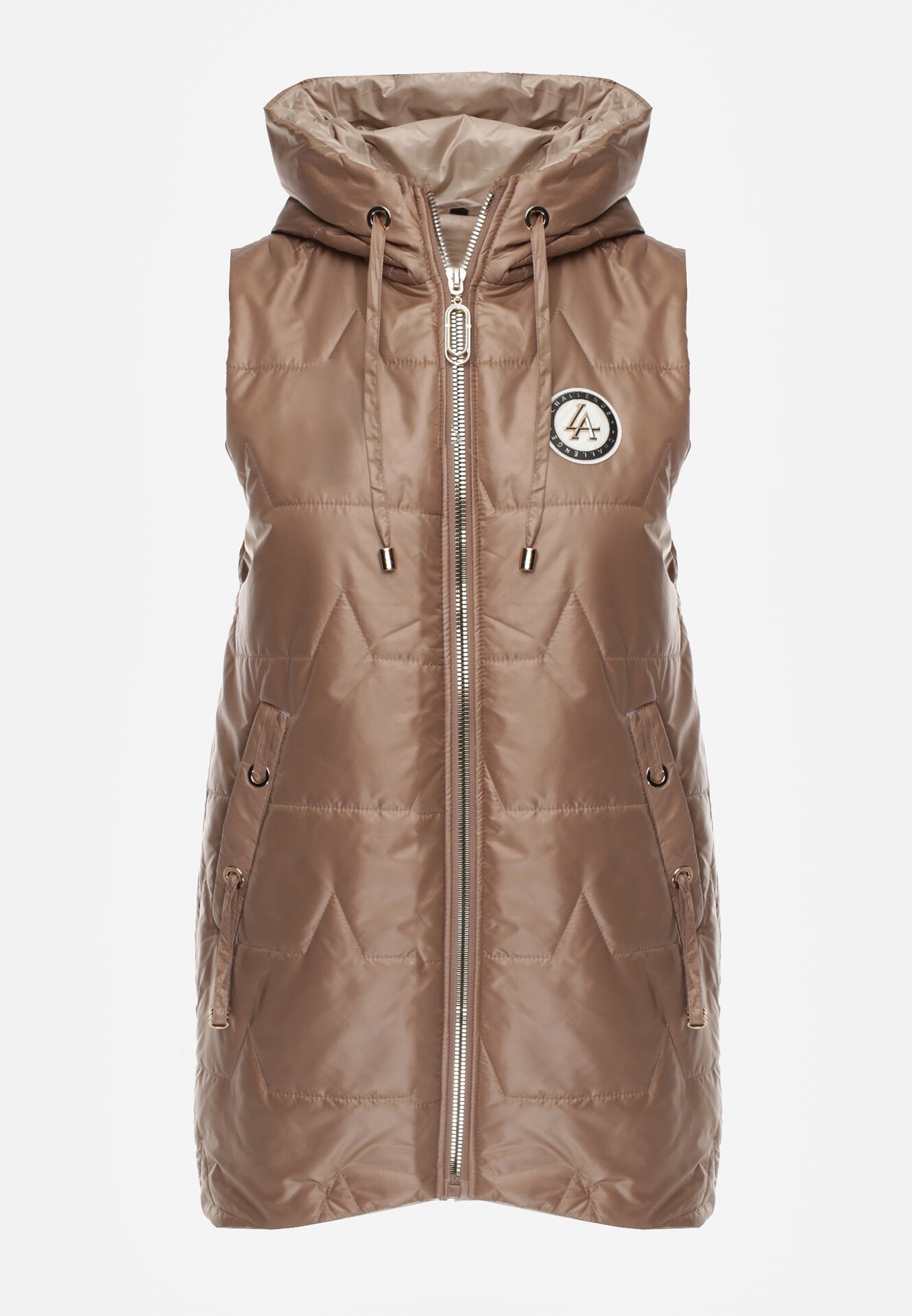 Szampańska Pikowana Kamizelka o Długim Kroju z Nieodpinanym Kapturem i Aplikacją Koretes