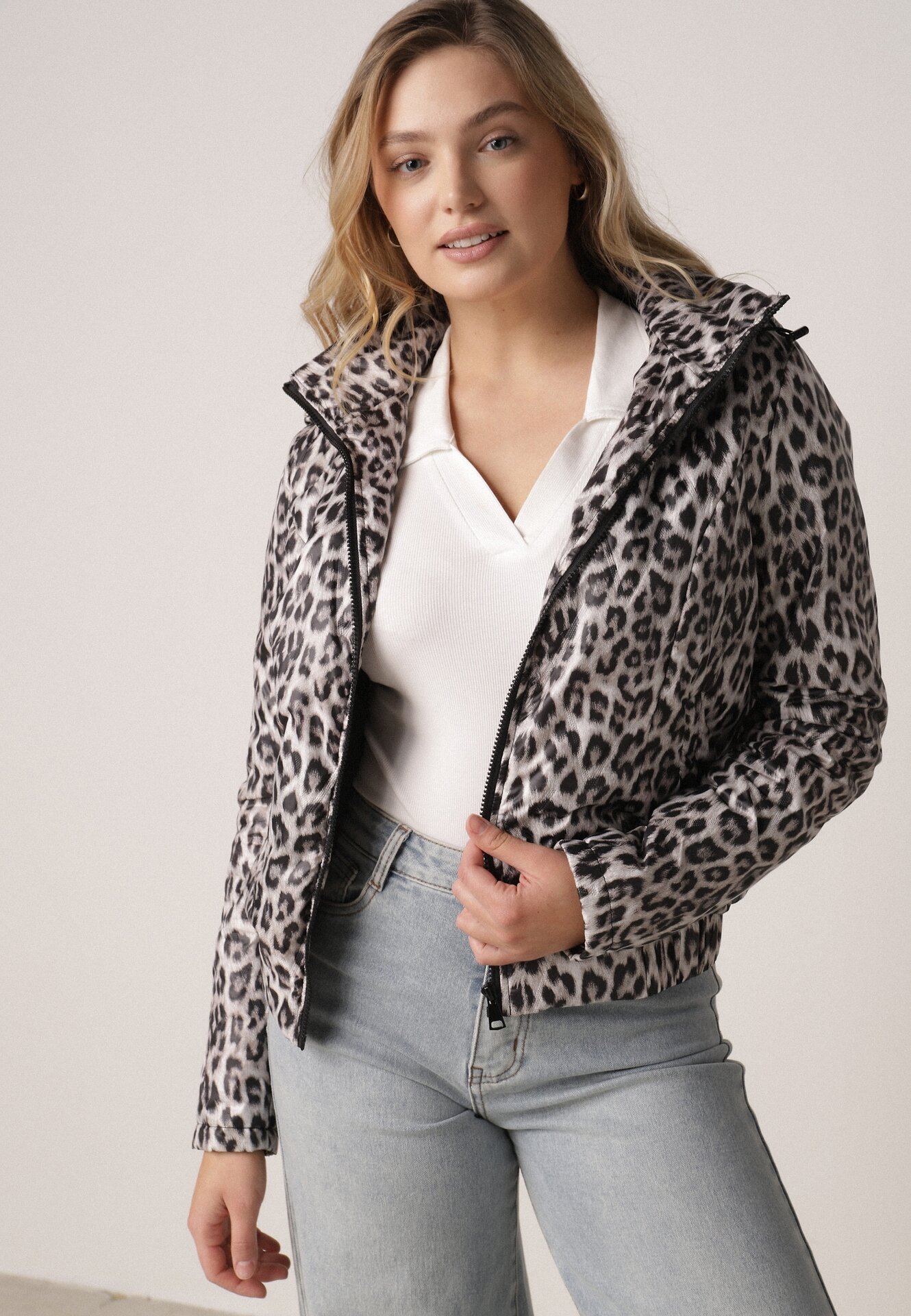 Panterkowa Kurtka Przejściowa w Panterkę z Odpinanym Kapturem Antolea