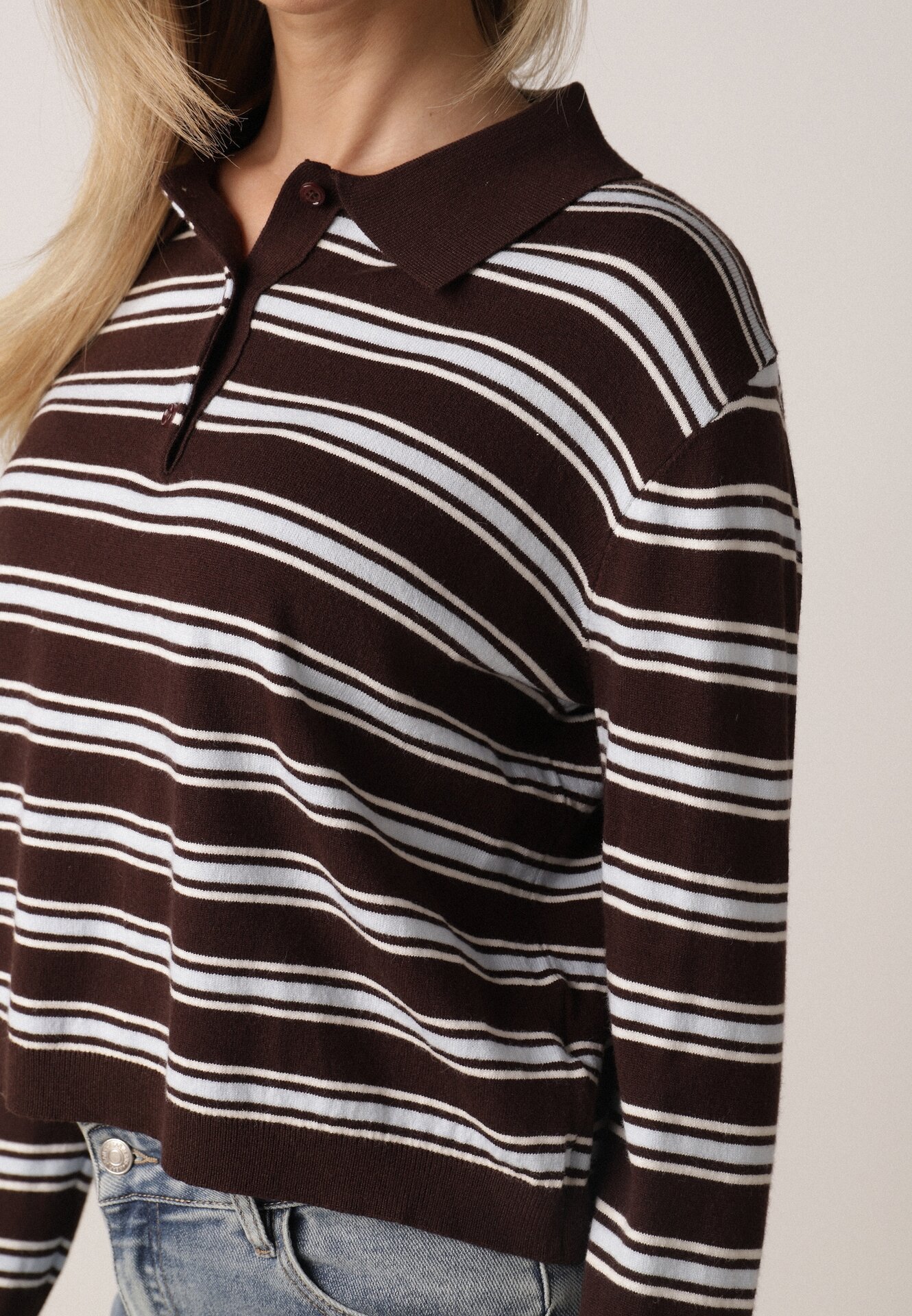 Brązowy Sweter w Paski z Kołnierzykiem z Wiskozą Minkalia