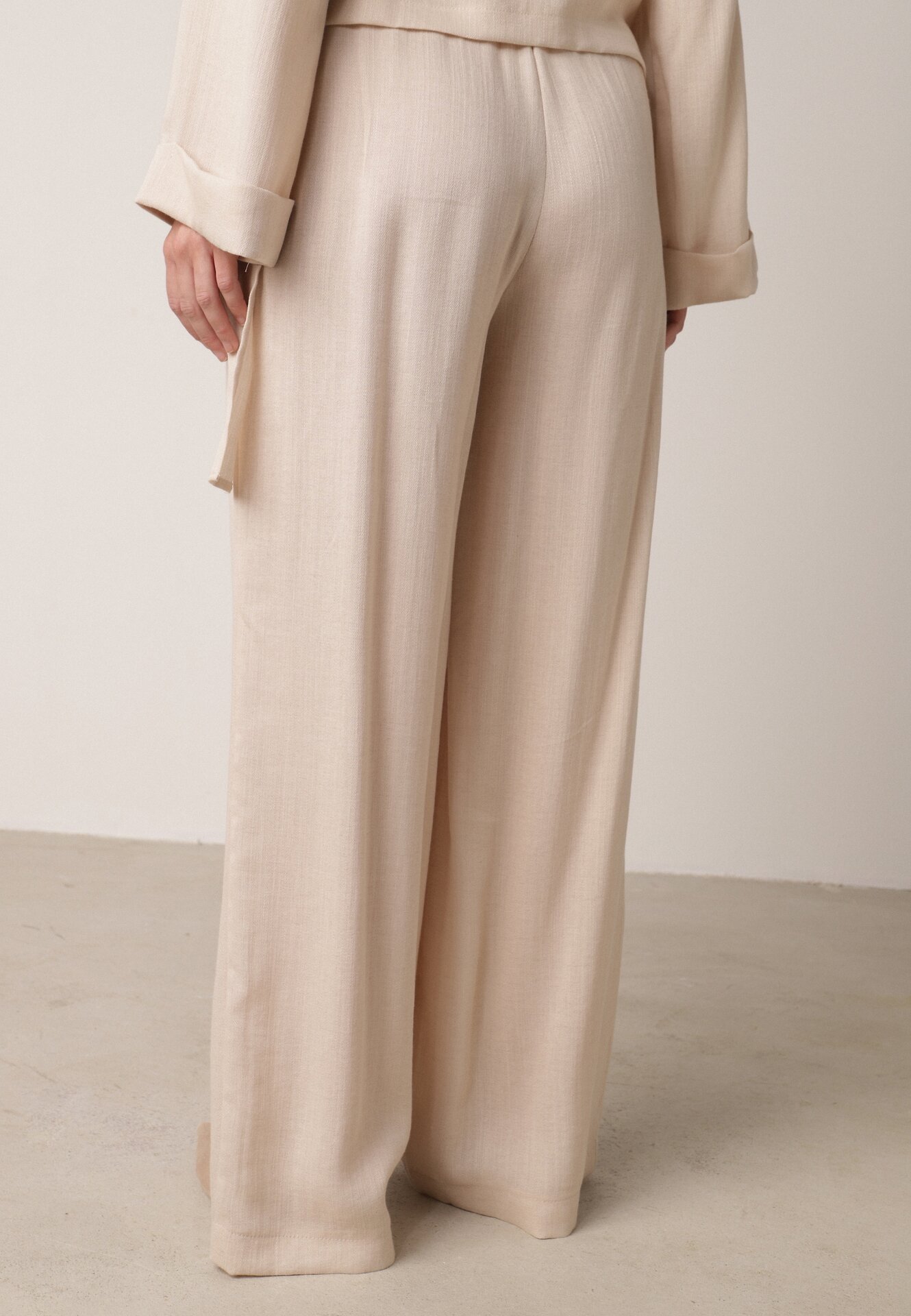 Beżowe Wiskozowe Spodnie z Szeroką Nogawką i Wiązaniem w Talii Terisanna