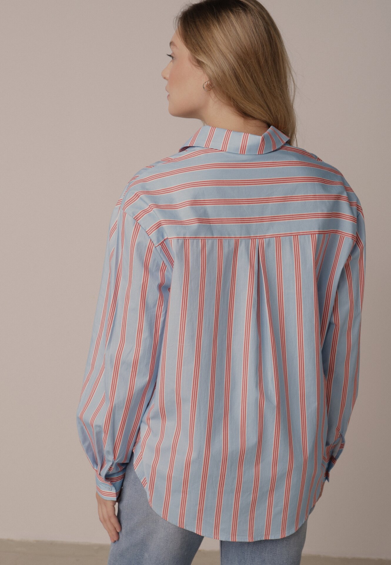 Niebieska Bawełniana Koszula o Kroju Oversize Ozdobiona Pionowymi Paskami Ulialia