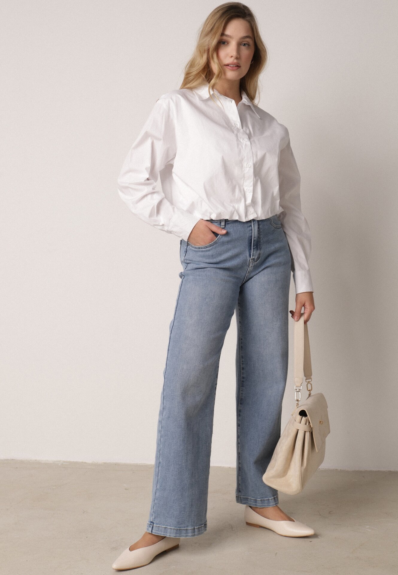 Biała Bawełniana Koszula o Kroju Bombki Oversize Walelia