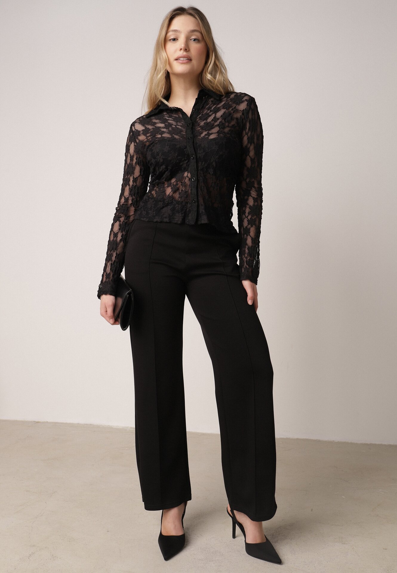 Czarna Koszula Ozdobiona Koronką Lanelv