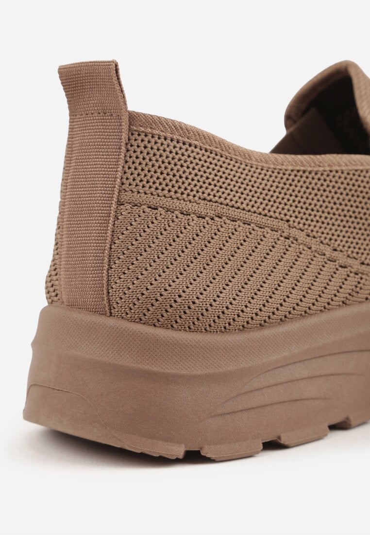 Ciemnobeżowe Wsuwane Buty Sportowe Sneakersy z Siateczki z Elastycznymi Wstawkami Aerero