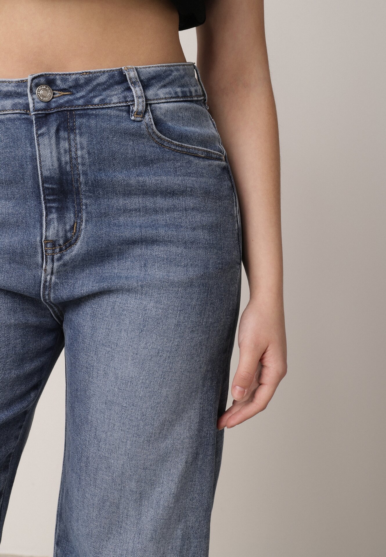 Granatowe Bawełniane Jeansy o Kroju Barrel Leg z Wysokim Stanem Tinalea