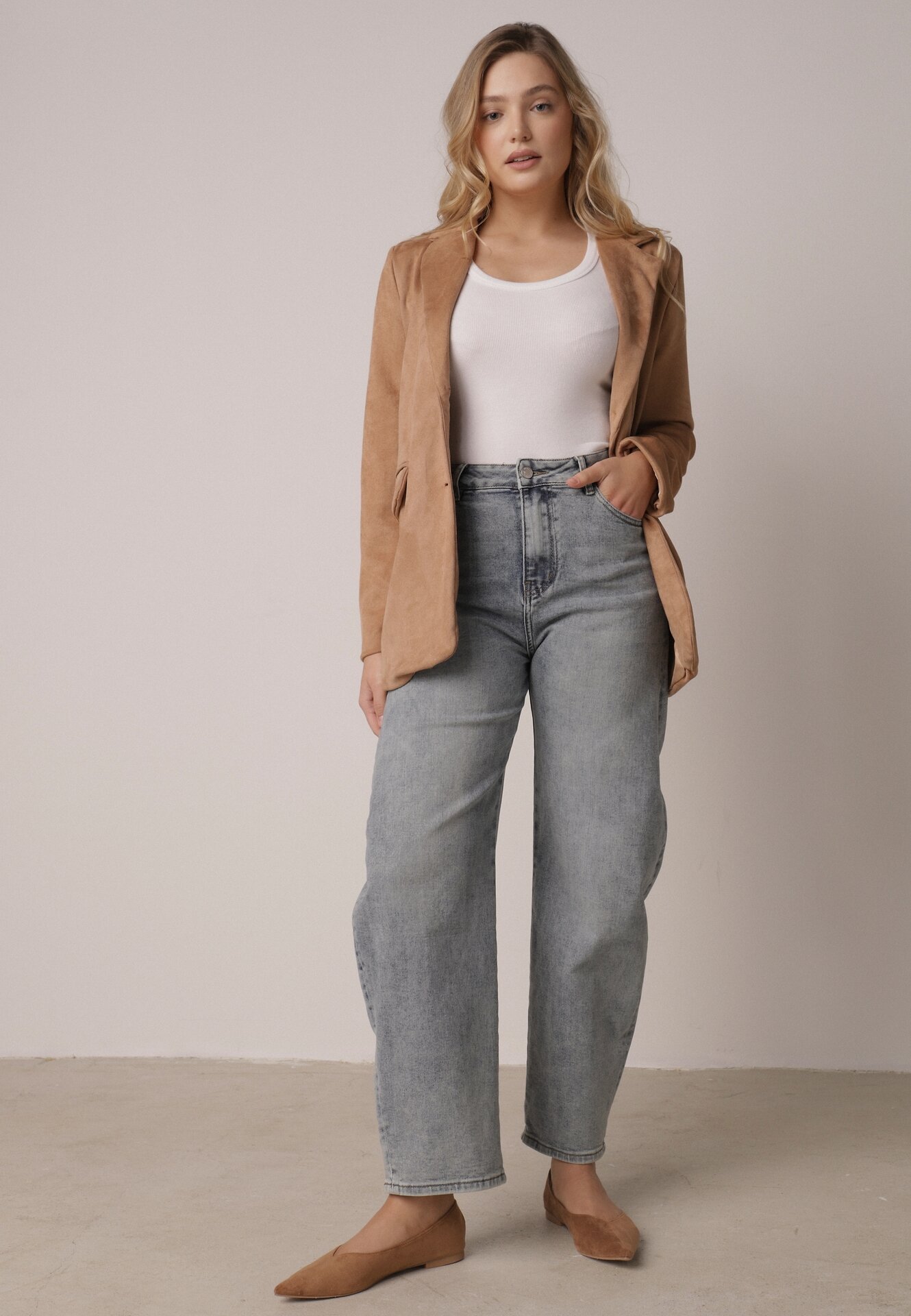 Jasnoniebieskie Bawełniane Jeansy o Kroju Barrel Leg z Wysokim Stanem Vimariele