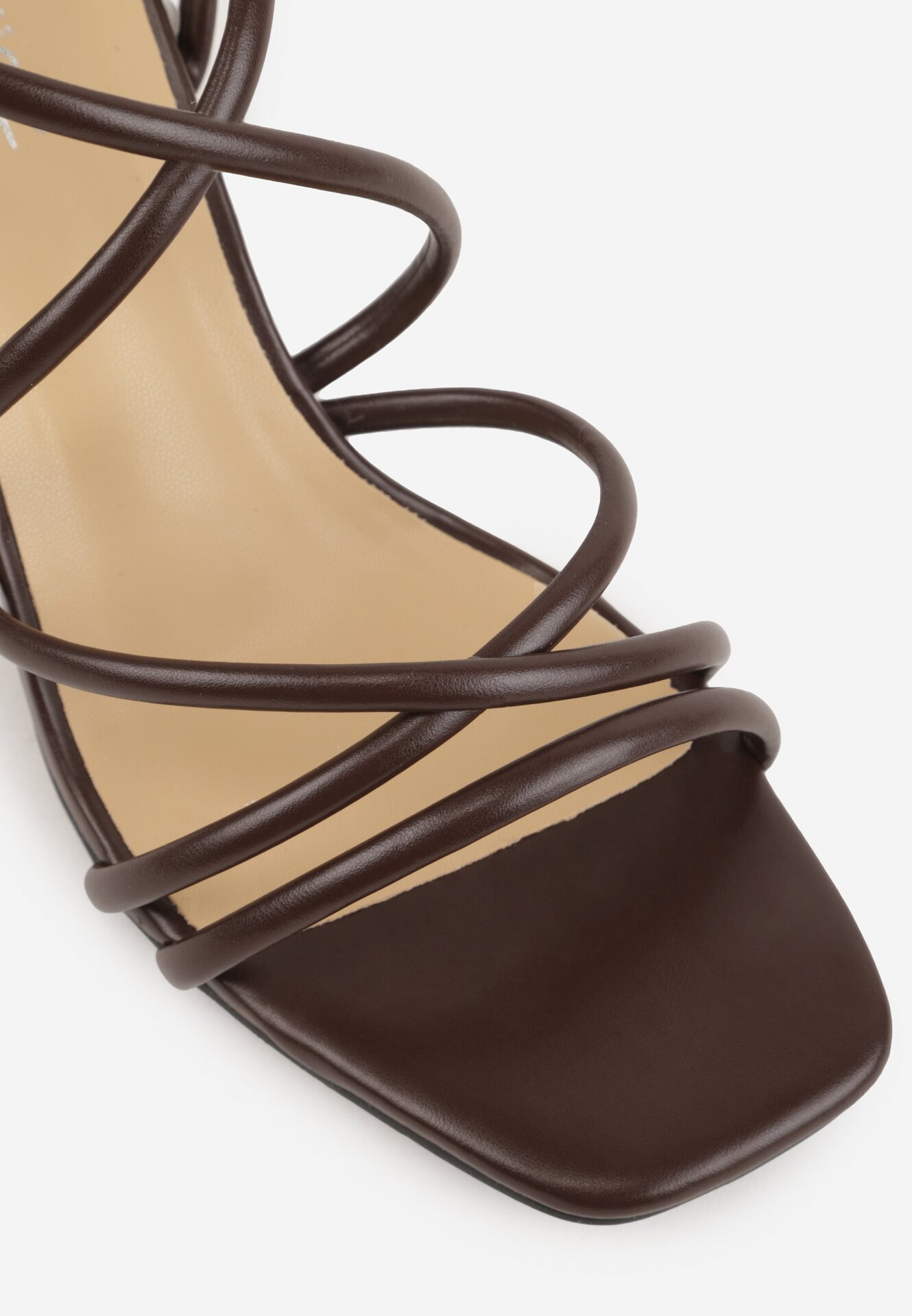 Brązowe Sandały na Szpilce z Przeplatanymi Paskiami i Kwadratowym Noskiem Baloria