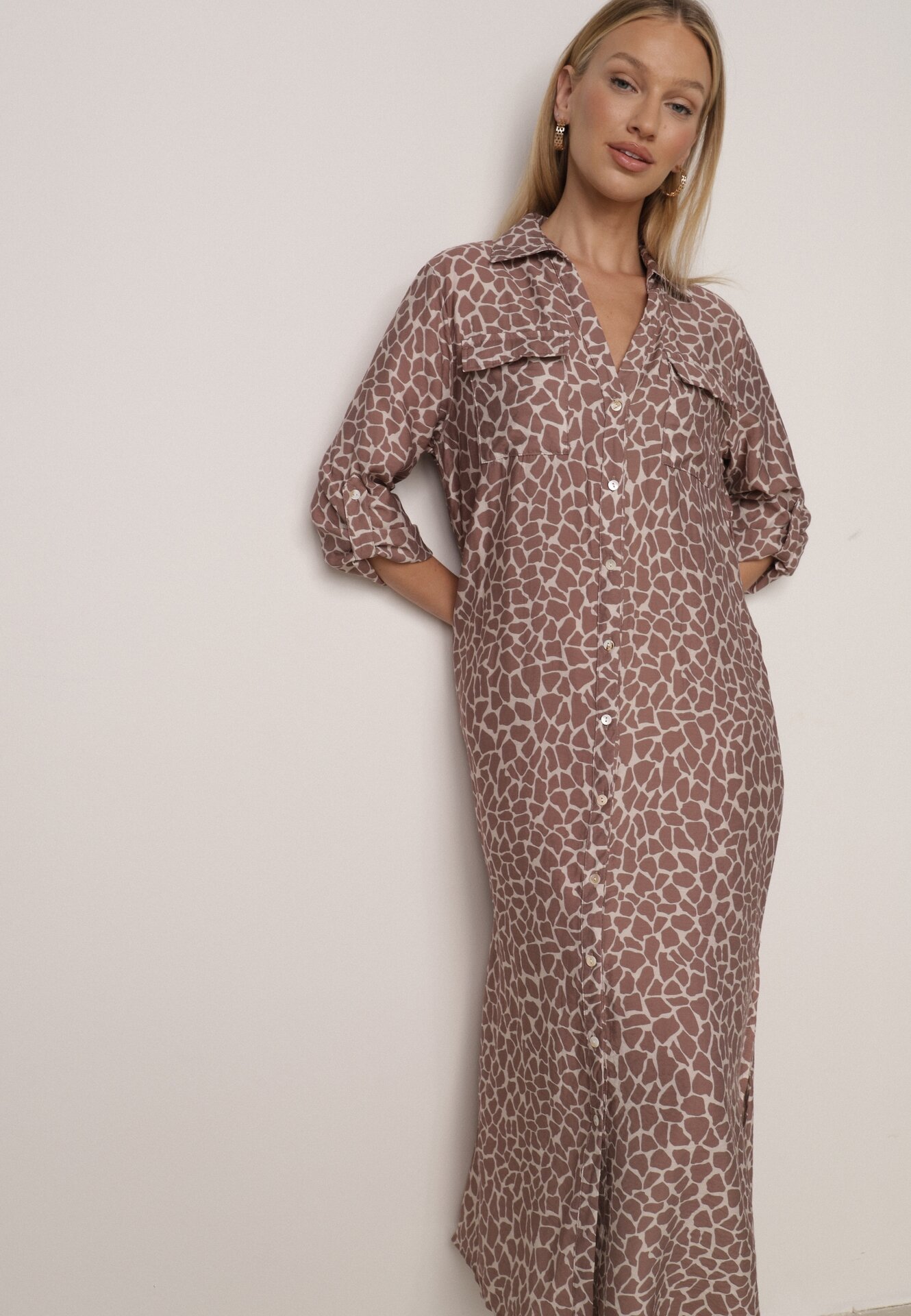 Beżowa Sukienka Koszulowa z Wiskozą w Zwierzęcy Wzór Żyrafy Nevetalia