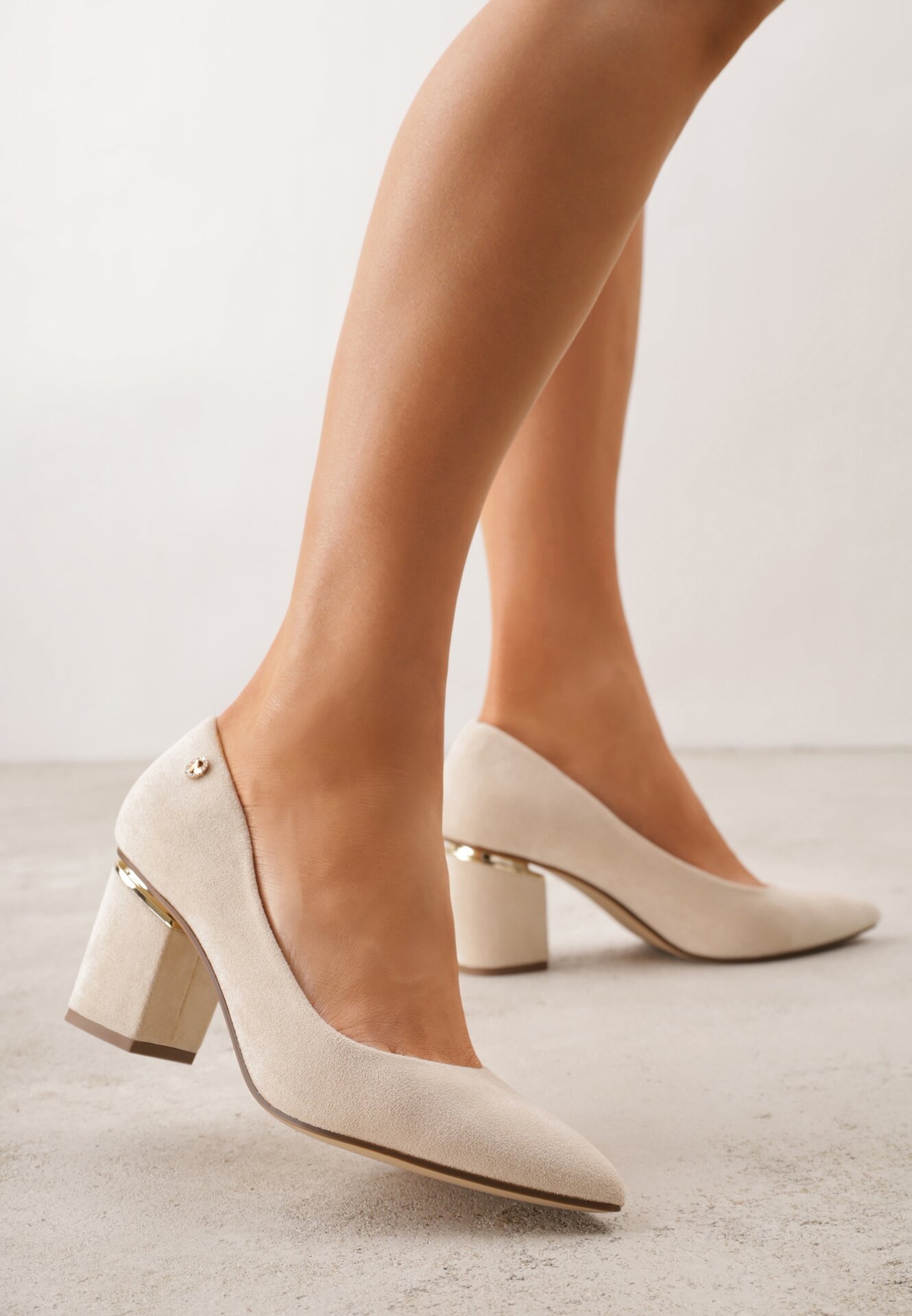 Beżowe Czółenka na Obcasie ze Skórzaną Wkładką i Metaliczną Wstawką Rasmone