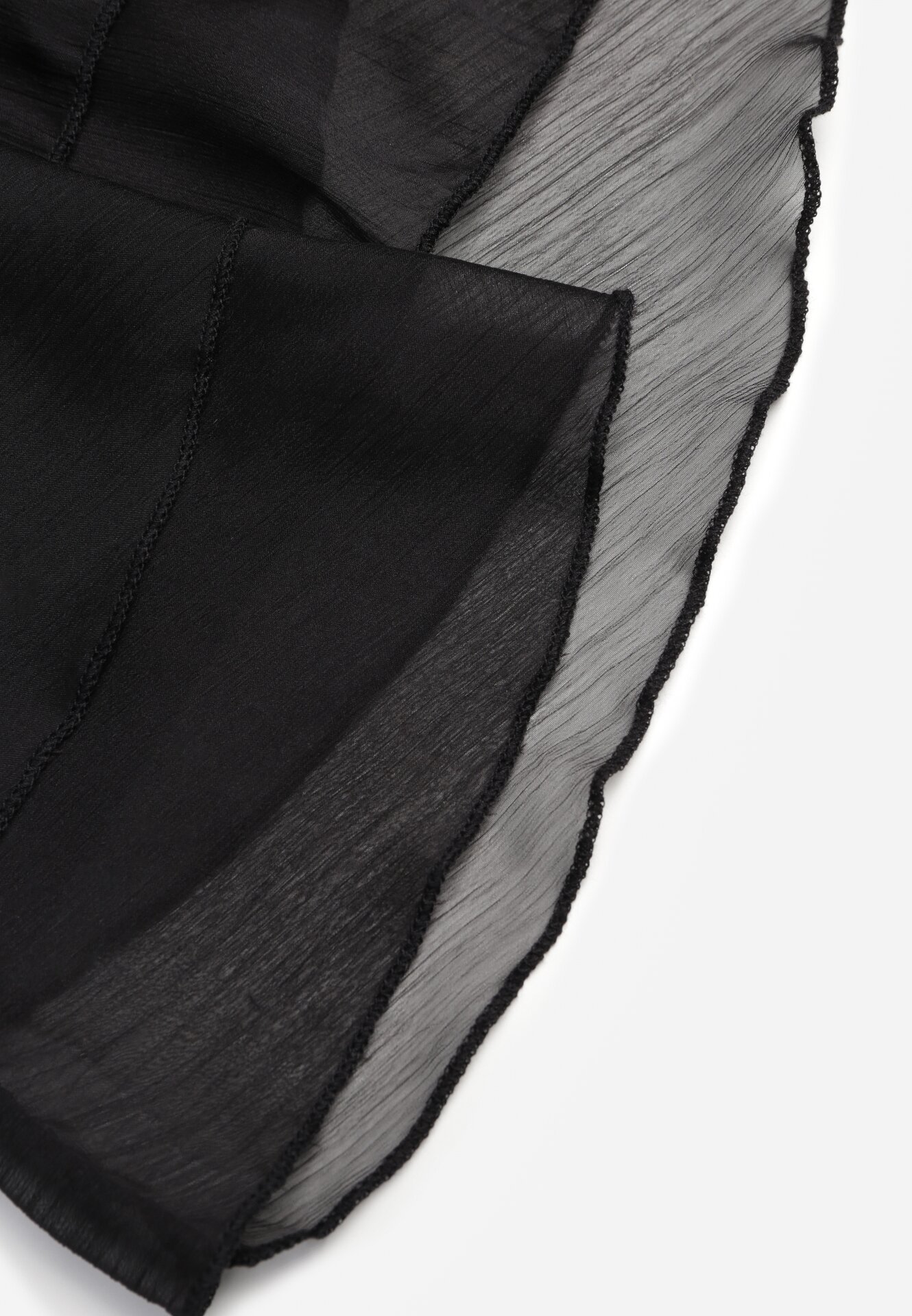 Czarna Sukienka z Eterycznymi Falbanami i Wiązanym Paskiem Rivaniah