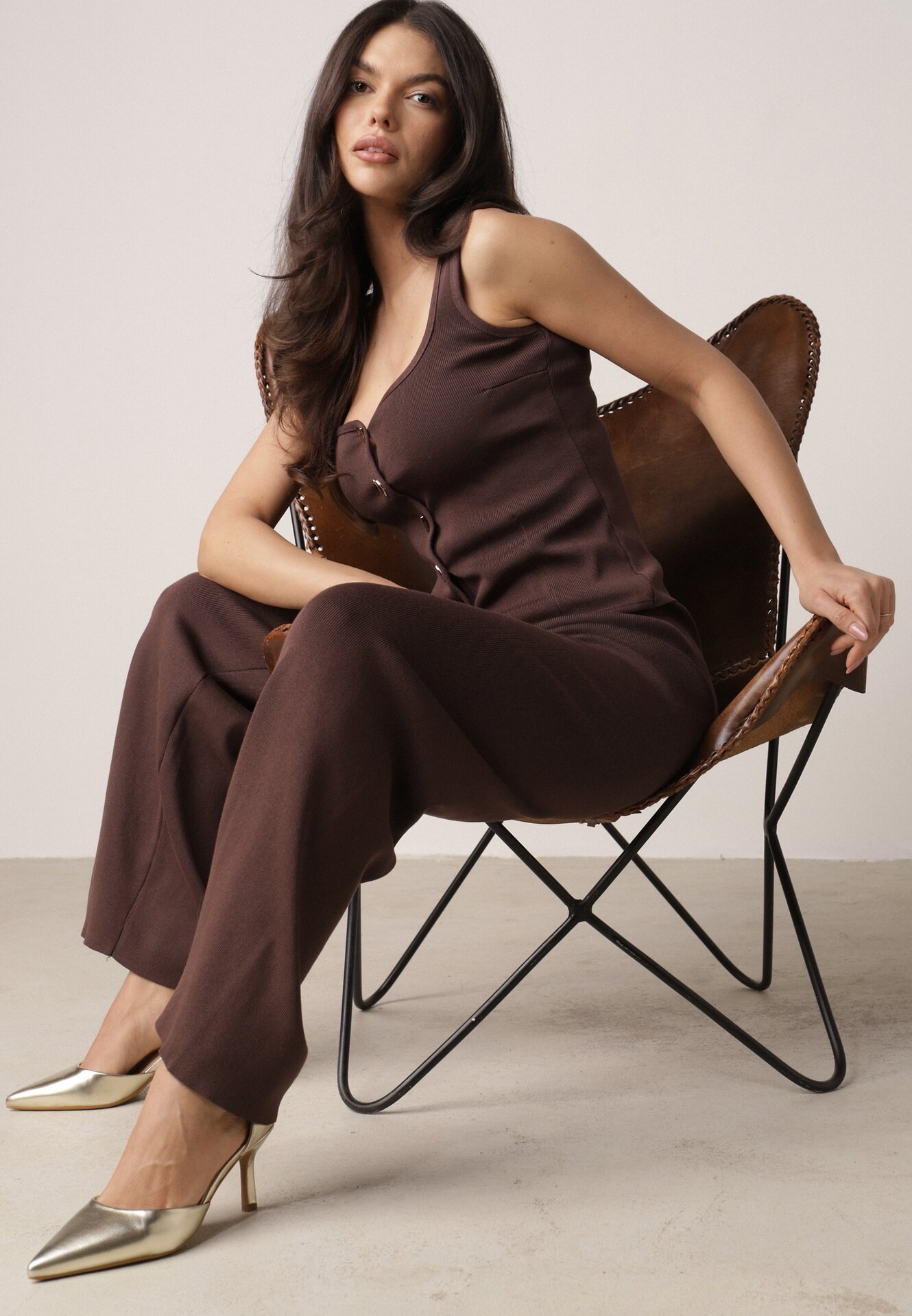 Brązowy Dzianinowy Komplet z Wiskozą Spodnie i Bluzka na Ramiączkach Merissani