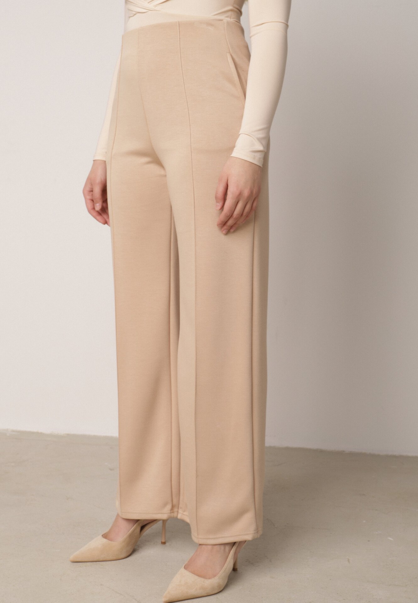 Beżowe Eleganckie Spodnie z Bawełny i Wiskozy w Kant Valelia