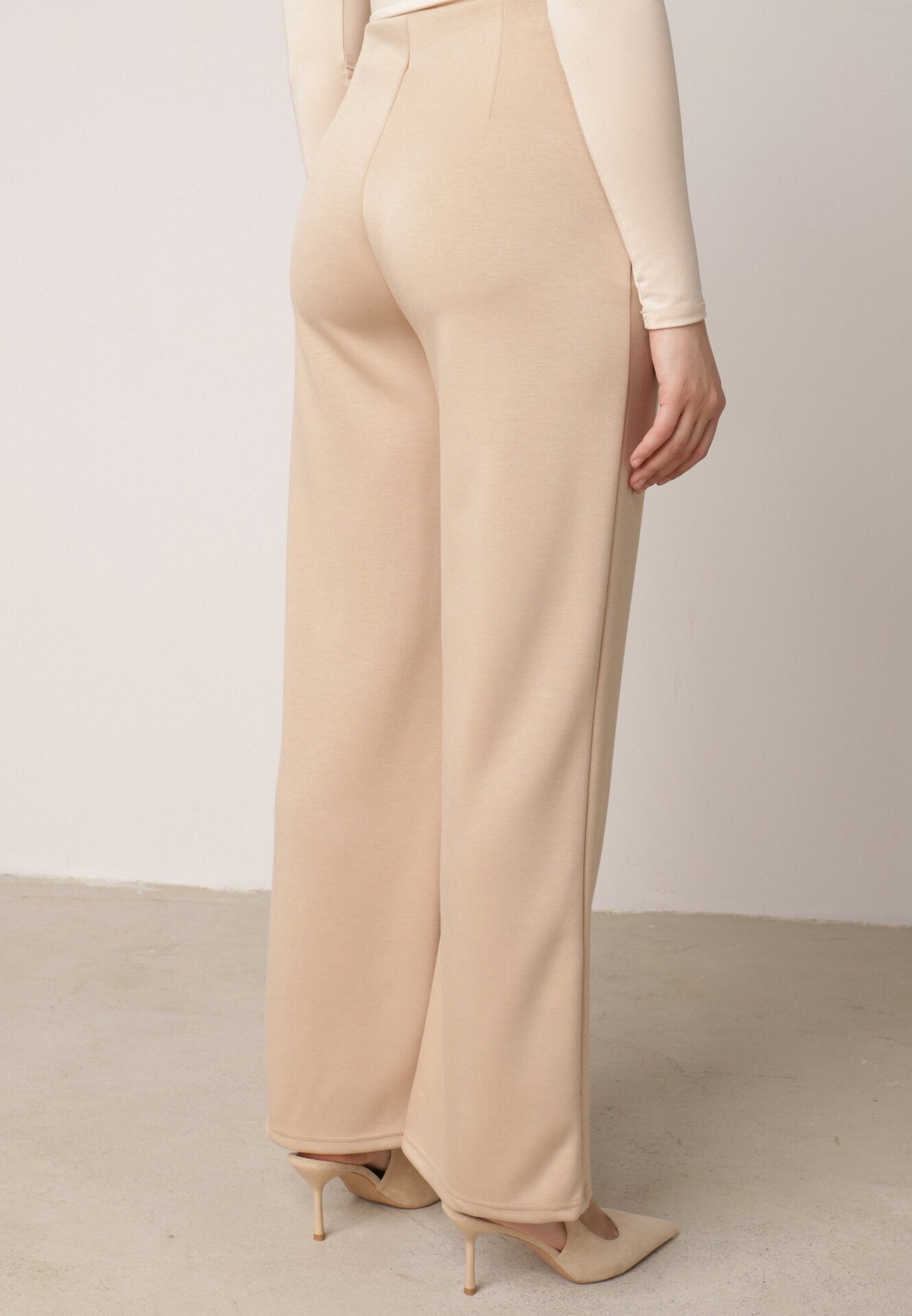 Beżowe Eleganckie Spodnie z Bawełny i Wiskozy w Kant Valelia