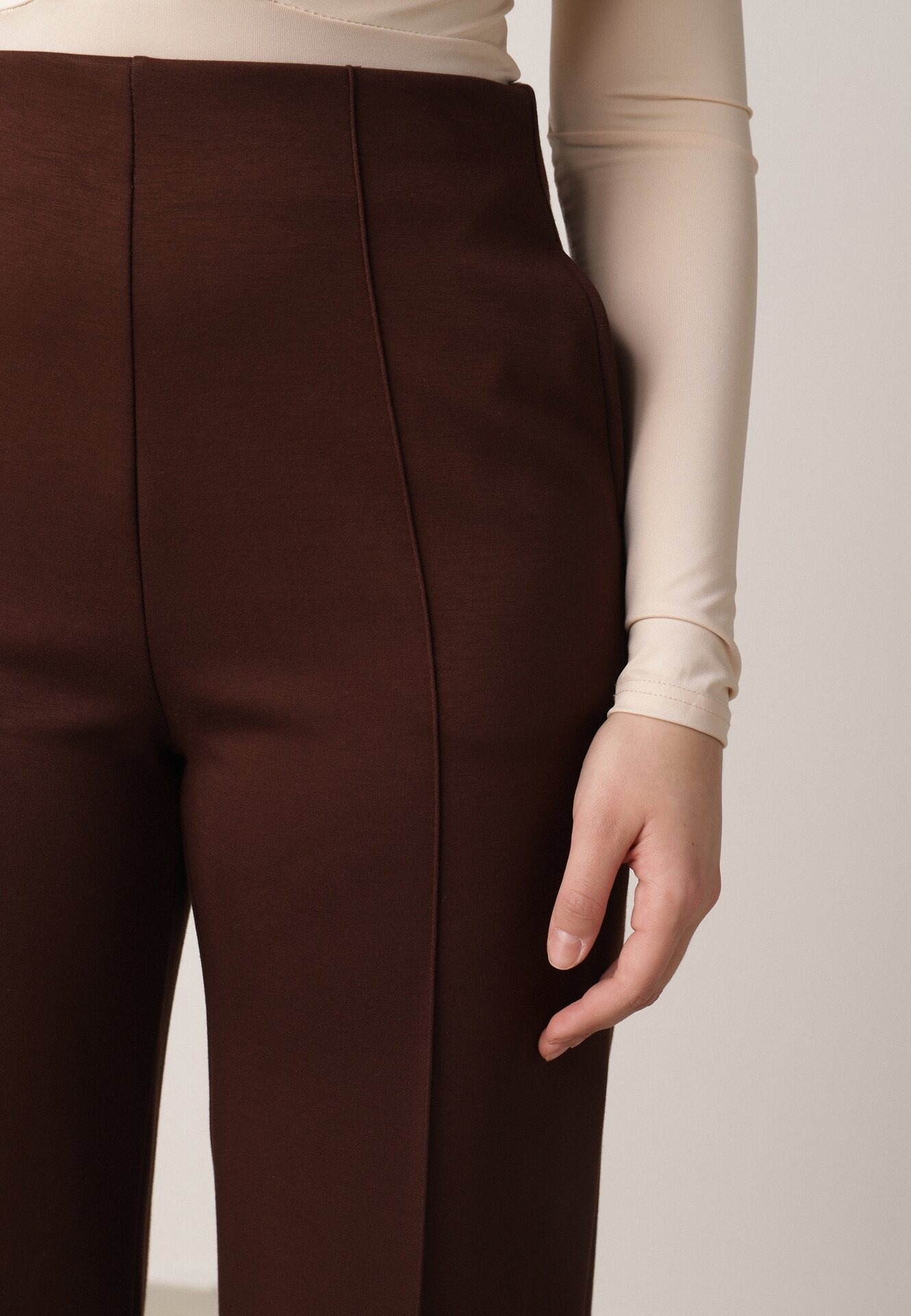 Brązowe Eleganckie Spodnie z Bawełny i Wiskozy w Kant Valelia