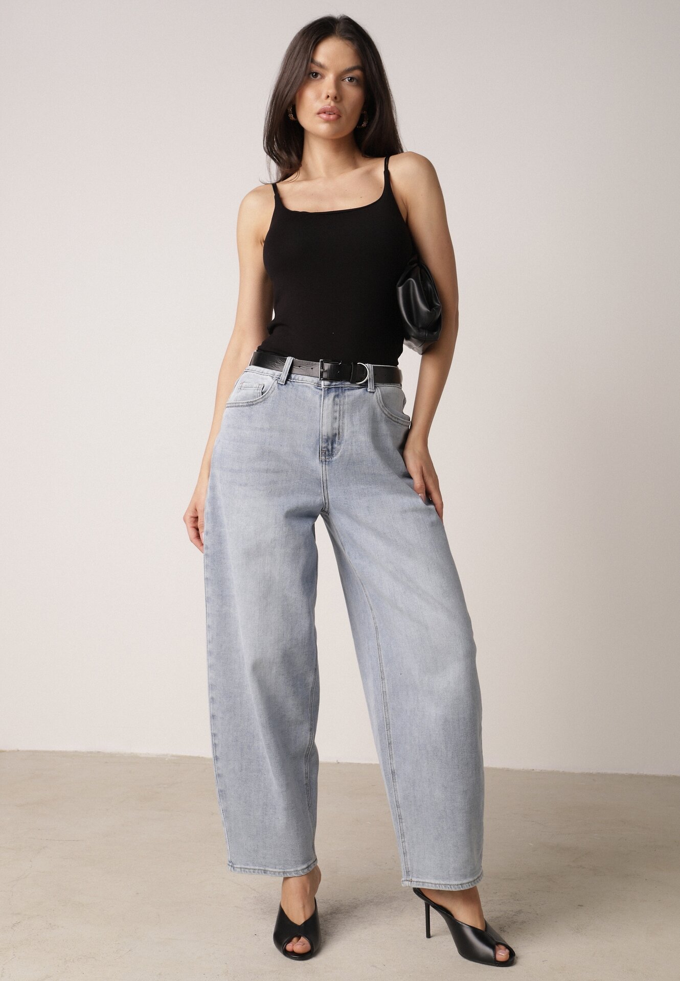 Czarny Wiskozowy Top z Podwójnymi Ramiączkami Hendrea