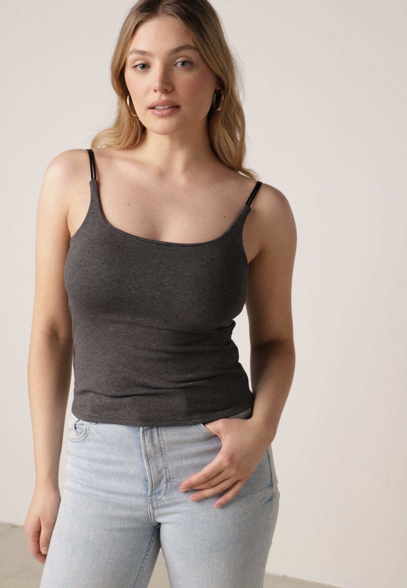 Szary Wiskozowy Top z Podwójnymi Ramiączkami Hendrea