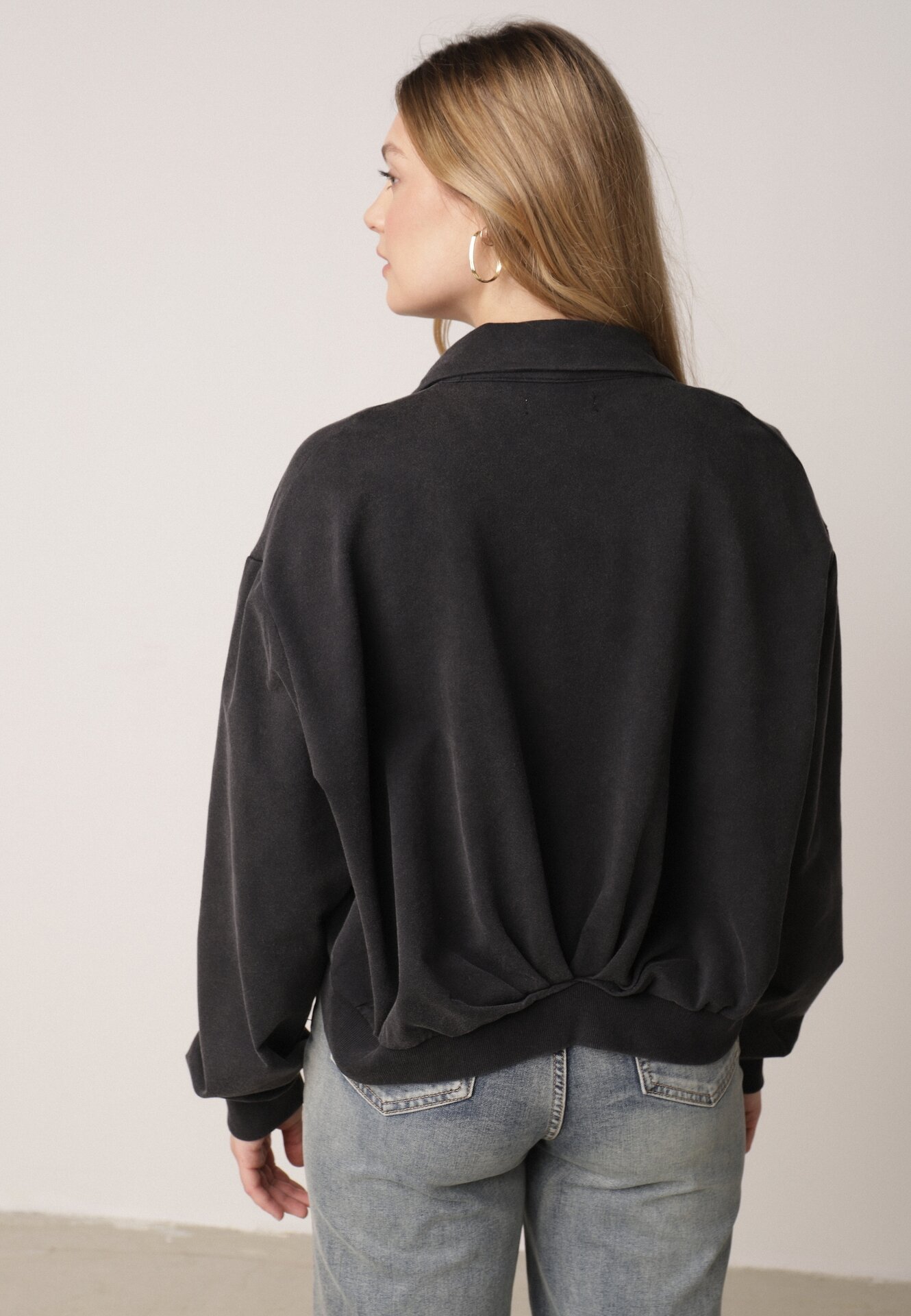 Czarna Bawełniana Bluza Bomberka o Kroju Oversize z Kołnierzem Viminala