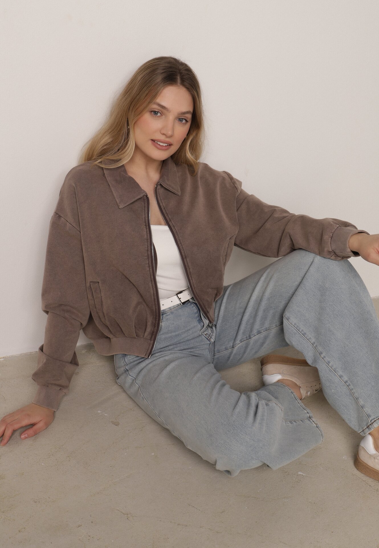 Beżowa Bawełniana Bluza Bomberka o Kroju Oversize z Kołnierzem Viminala