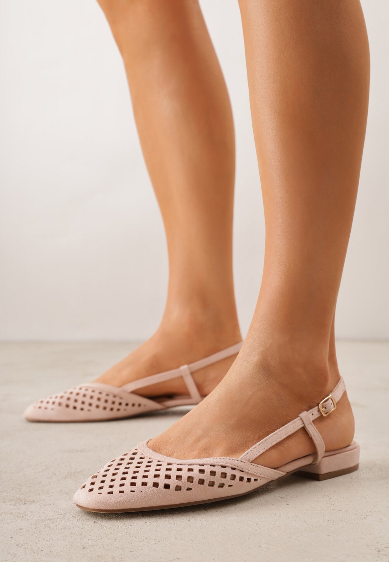 Różowe Ażurowe Baleriny z Paskiem z Klamerką i Kwadratowym Noskiem Veradisa