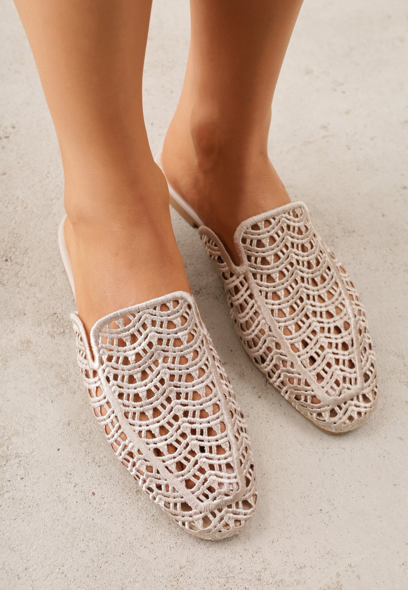 Beżowe Klapki Mule z Ażurową Cholewką Szydełkową Civeza