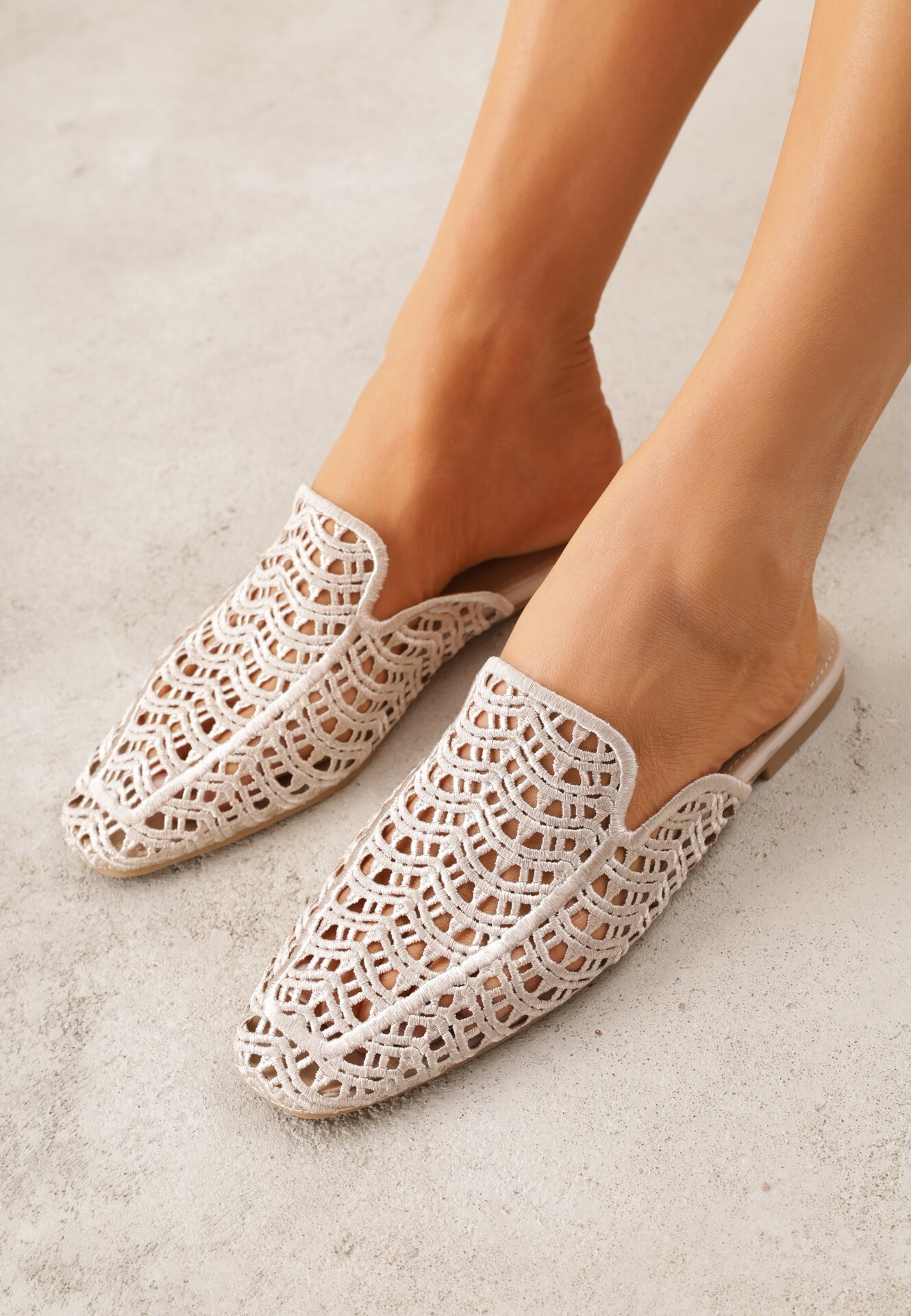 Beżowe Klapki Mule z Ażurową Cholewką Szydełkową Civeza