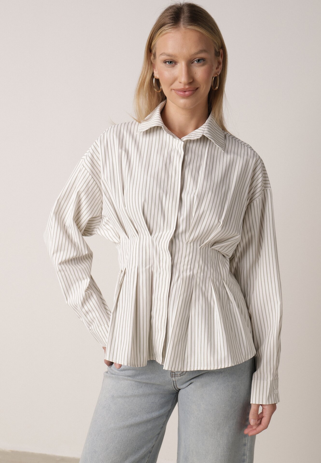 Zielona Koszula z Bawełną o Taliowanym Kroju z Baskinką w Paski Sewsana