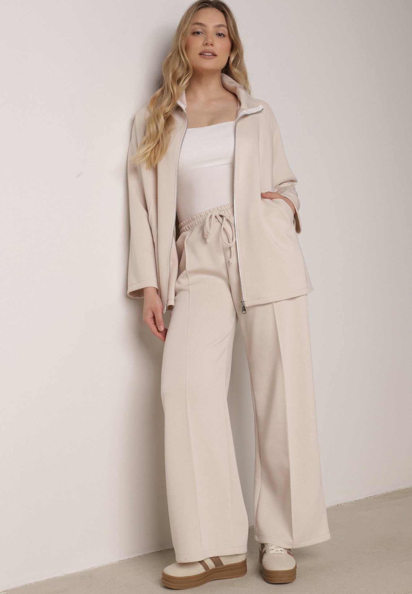 Beżowy Dzianinowy Komplet Dresowy z Wiskozą Bluza ze Stójką i Spodnie Nevenira