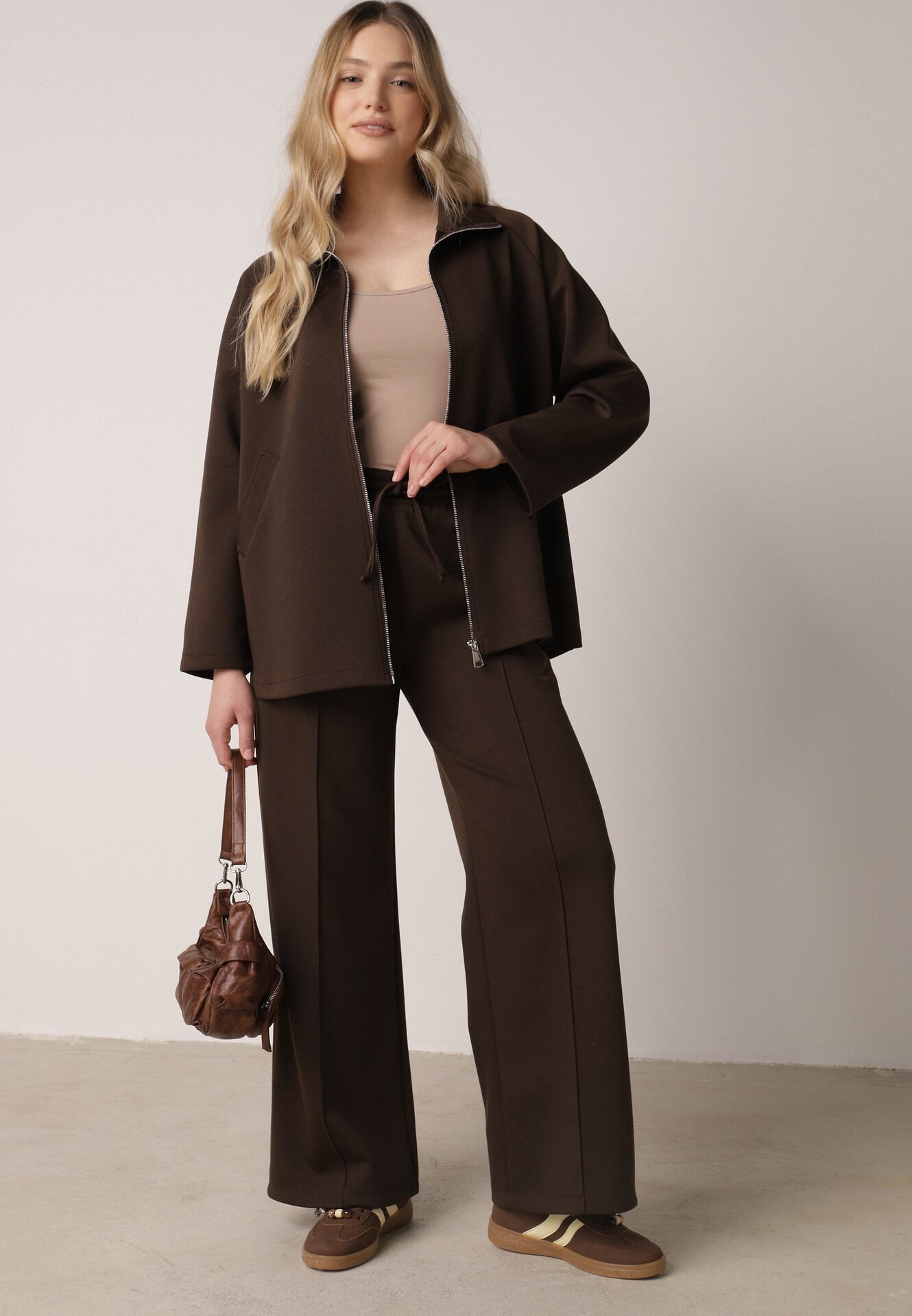 Brązowy Dzianinowy Komplet Dresowy z Wiskozą Bluza ze Stójką i Spodnie Neveniraa