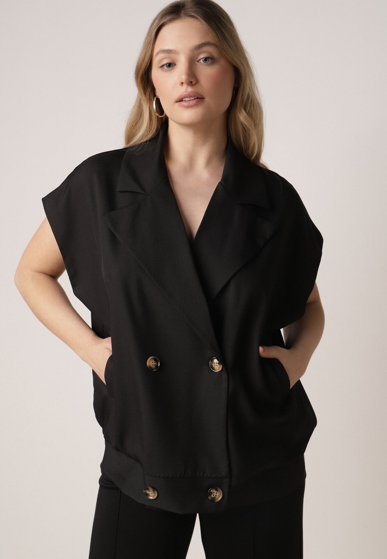 Czarna Garniturowa Kamizelka Oversize z Dwurzędowym Zapięciem Edriana