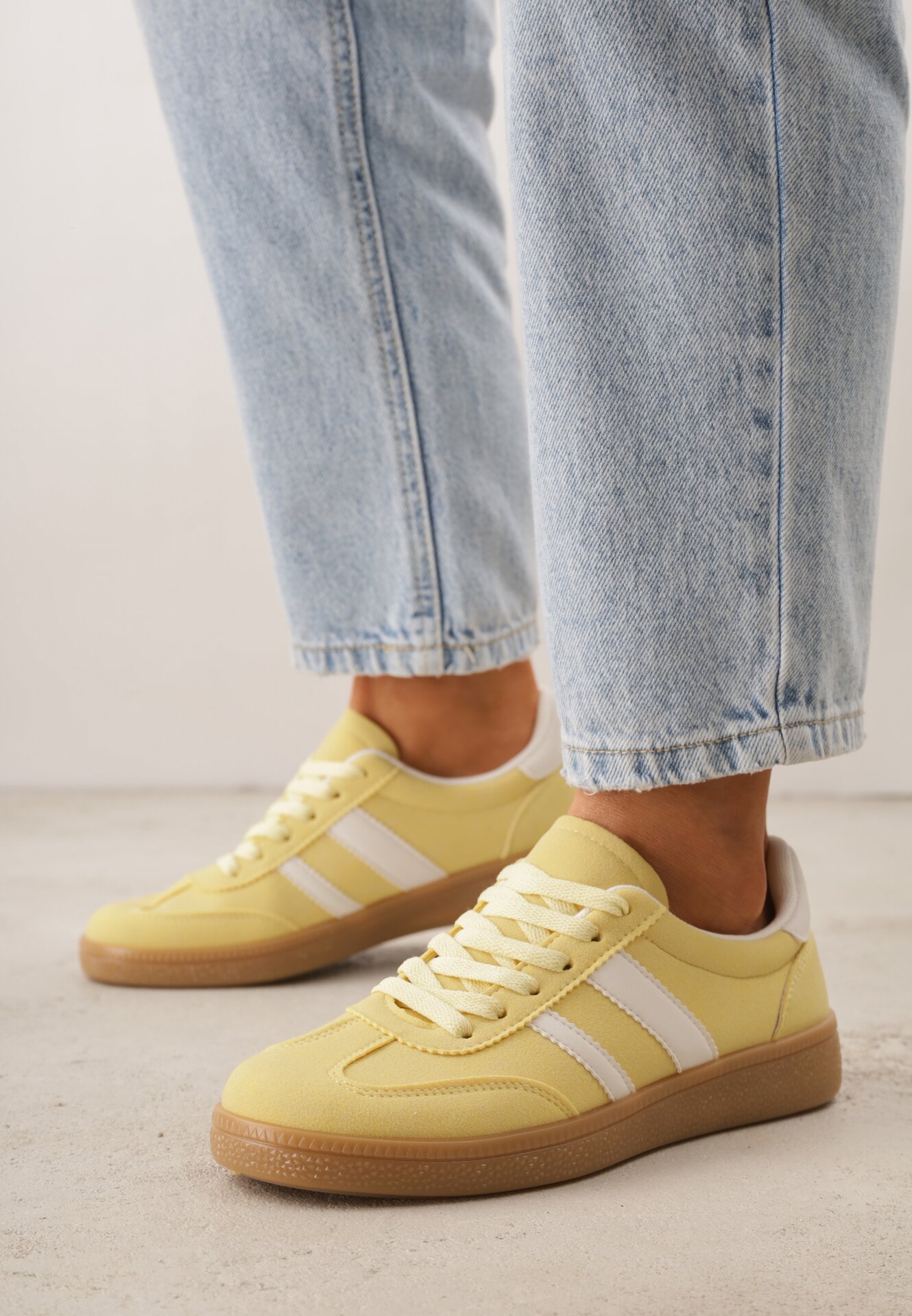 Żółte Sneakersy na Kauczukowej Podeszwie z Geometrycznym Motywem Vikioria