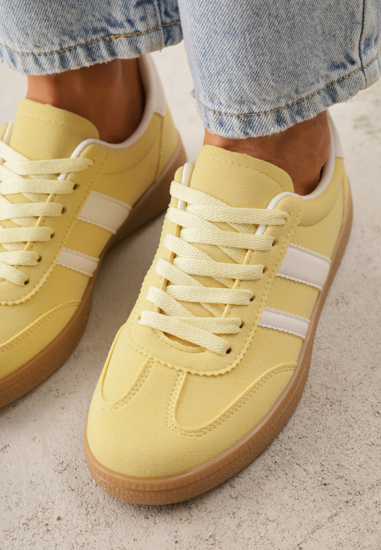 Żółte Sneakersy na Kauczukowej Podeszwie z Geometrycznym Motywem Vikioria