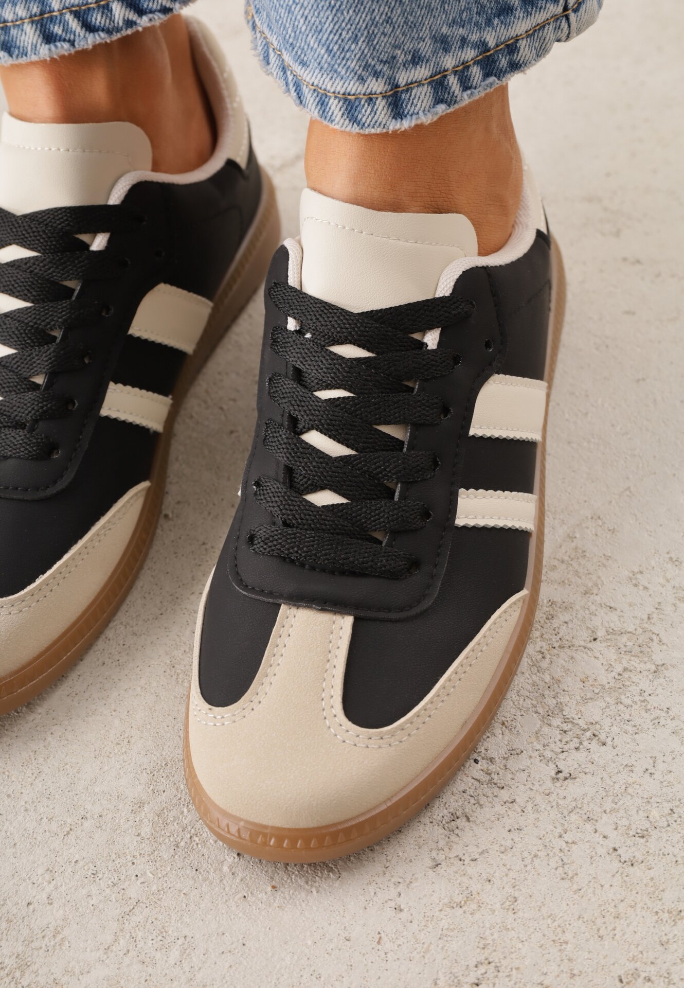 Sneakers Negri cu bej