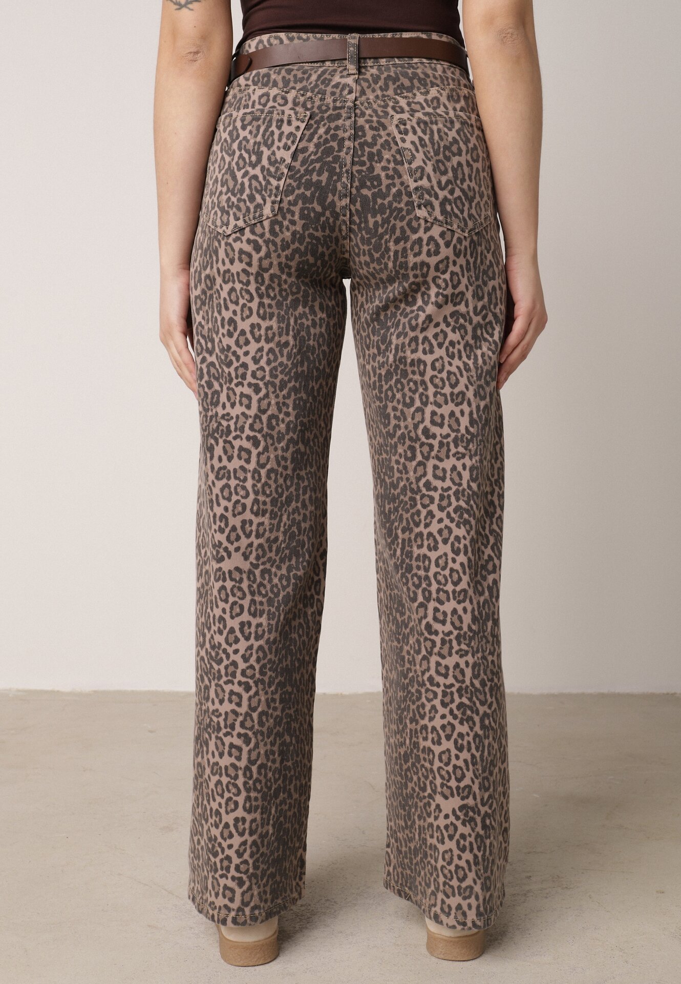 Panterkowe Bawełniane Jeansy z Szerokimi Nogawkami i Wysokim Stanem Salithirae