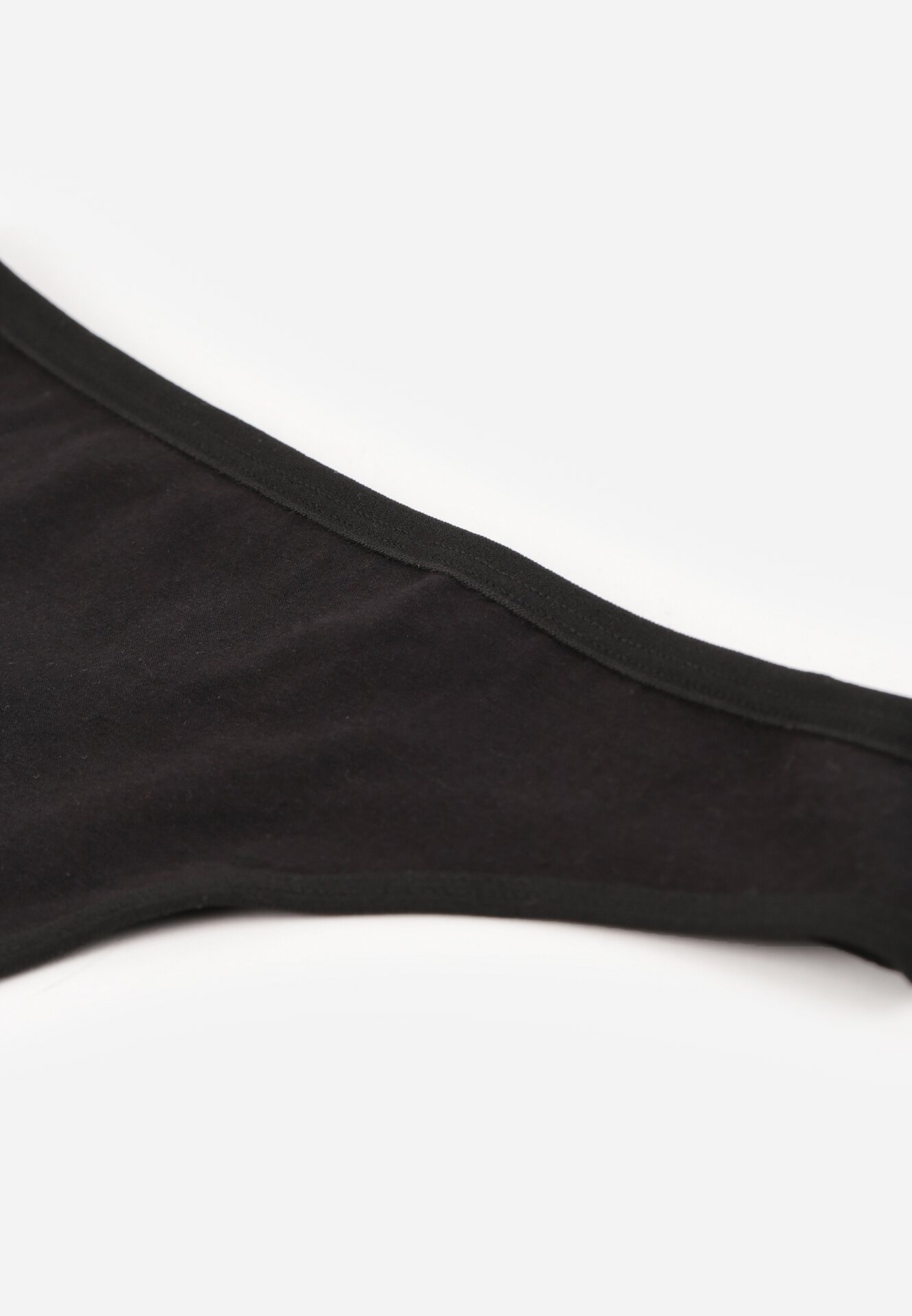 Czarne Majtki Typu Stringi z Bawełną Asoia