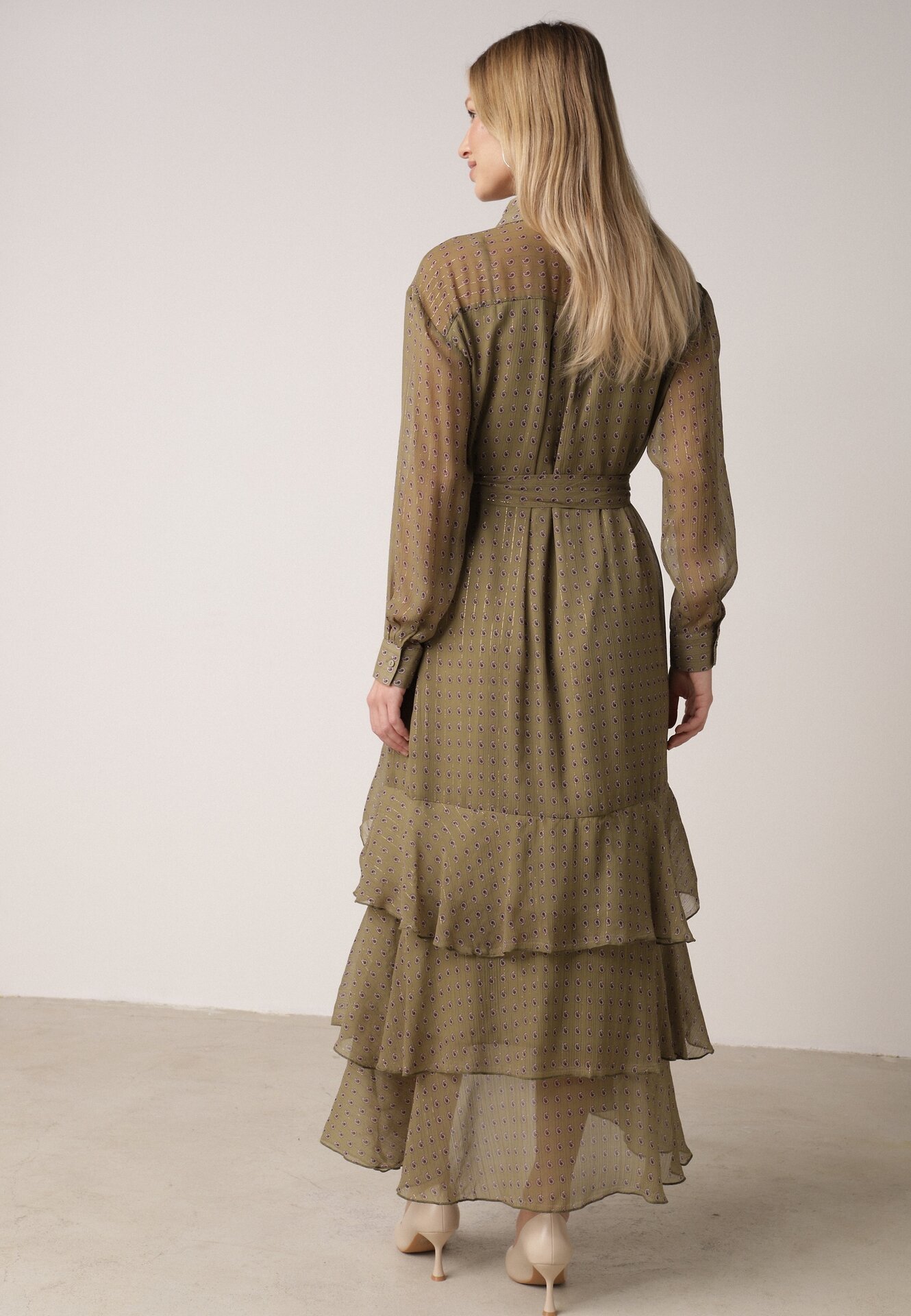 Zielona Koszulowa Sukienka z Dłuższym Tyłem i Falbanami Savandra