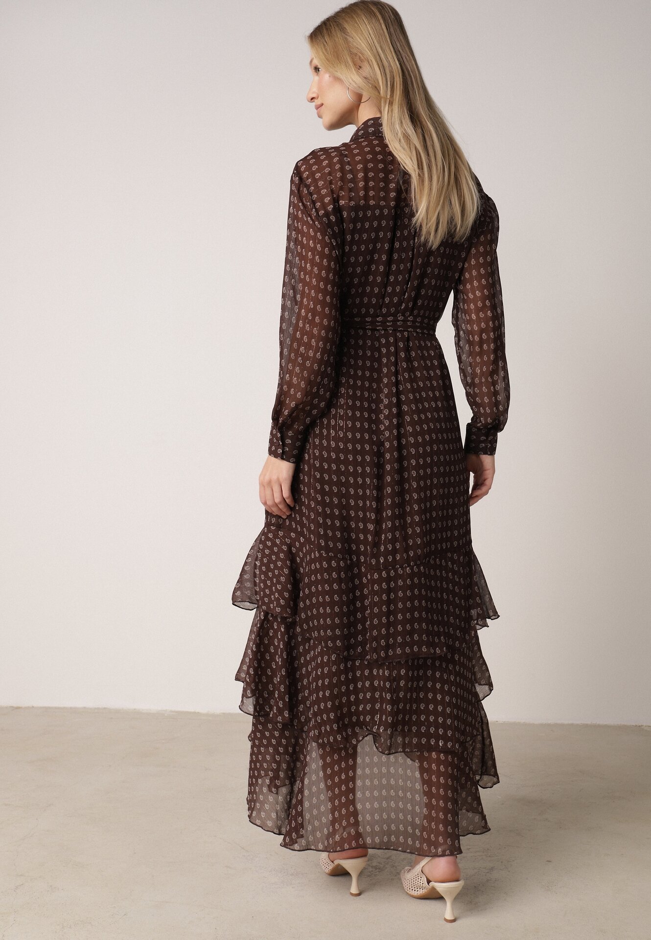 Brązowa Koszulowa Sukienka z Dłuższym Tyłem i Falbanami Savandra