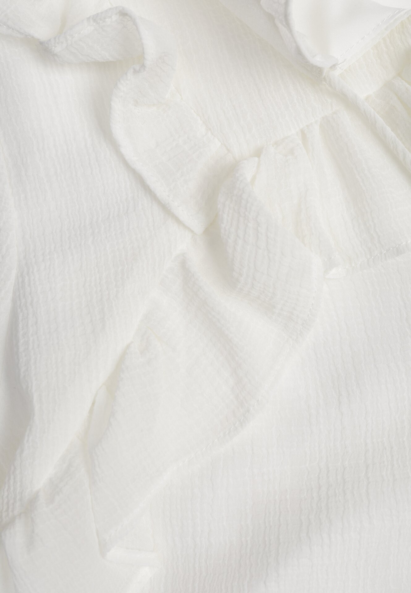 Biała Romantyczna Bluzka z Falbankami i Wiązaniem przy Dekolcie Zeaniyana