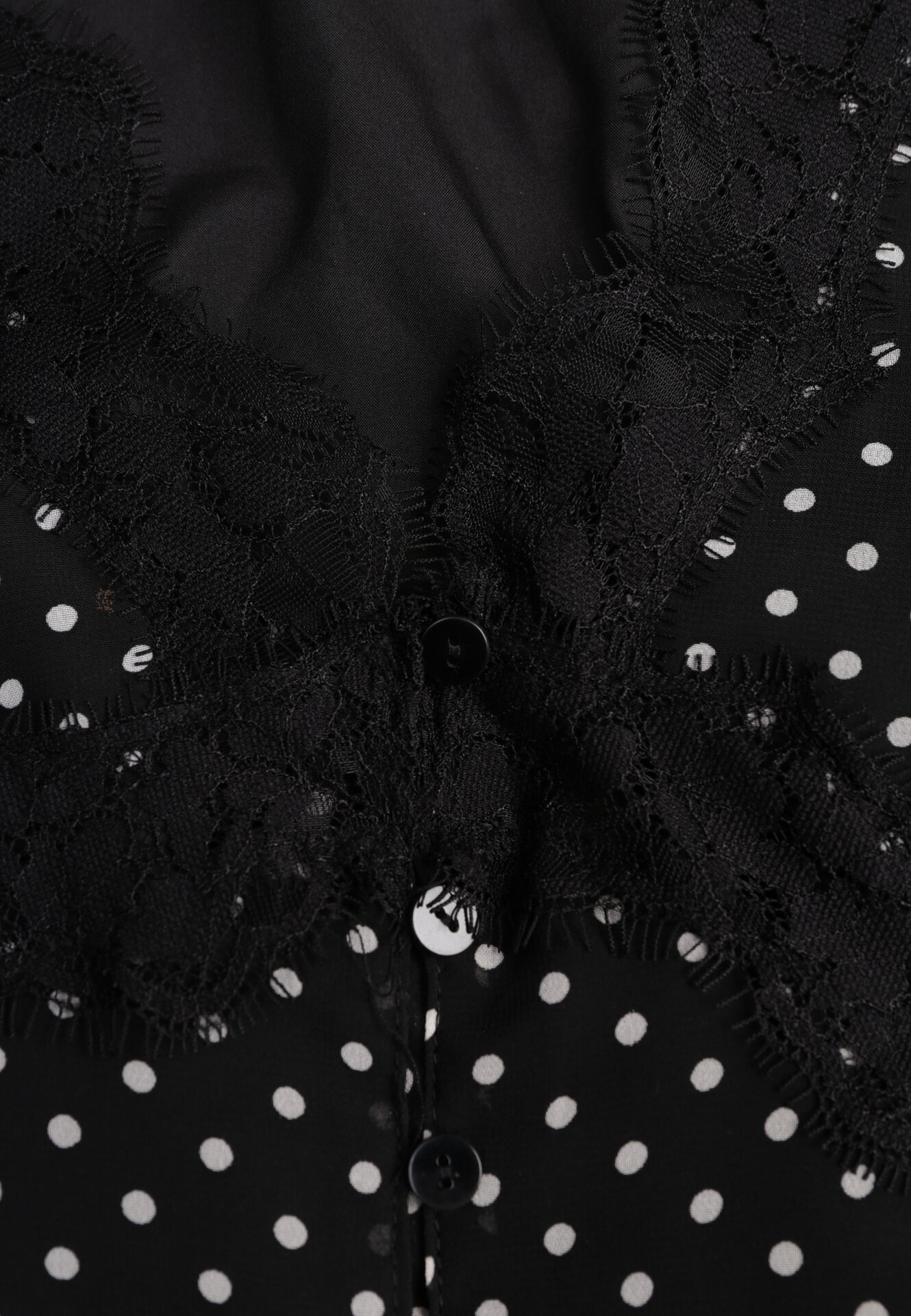 Czarna Sukienka w Kropki z Koronką i Transparentnymi Rękawami Hetiera