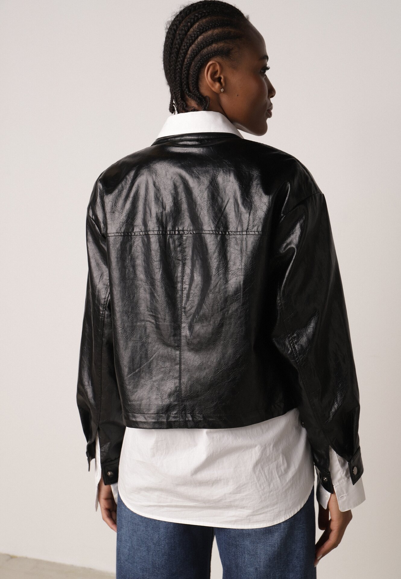 Czarna Kurtka Ramoneska Bomberka Ściągana po Bokach Salanthe