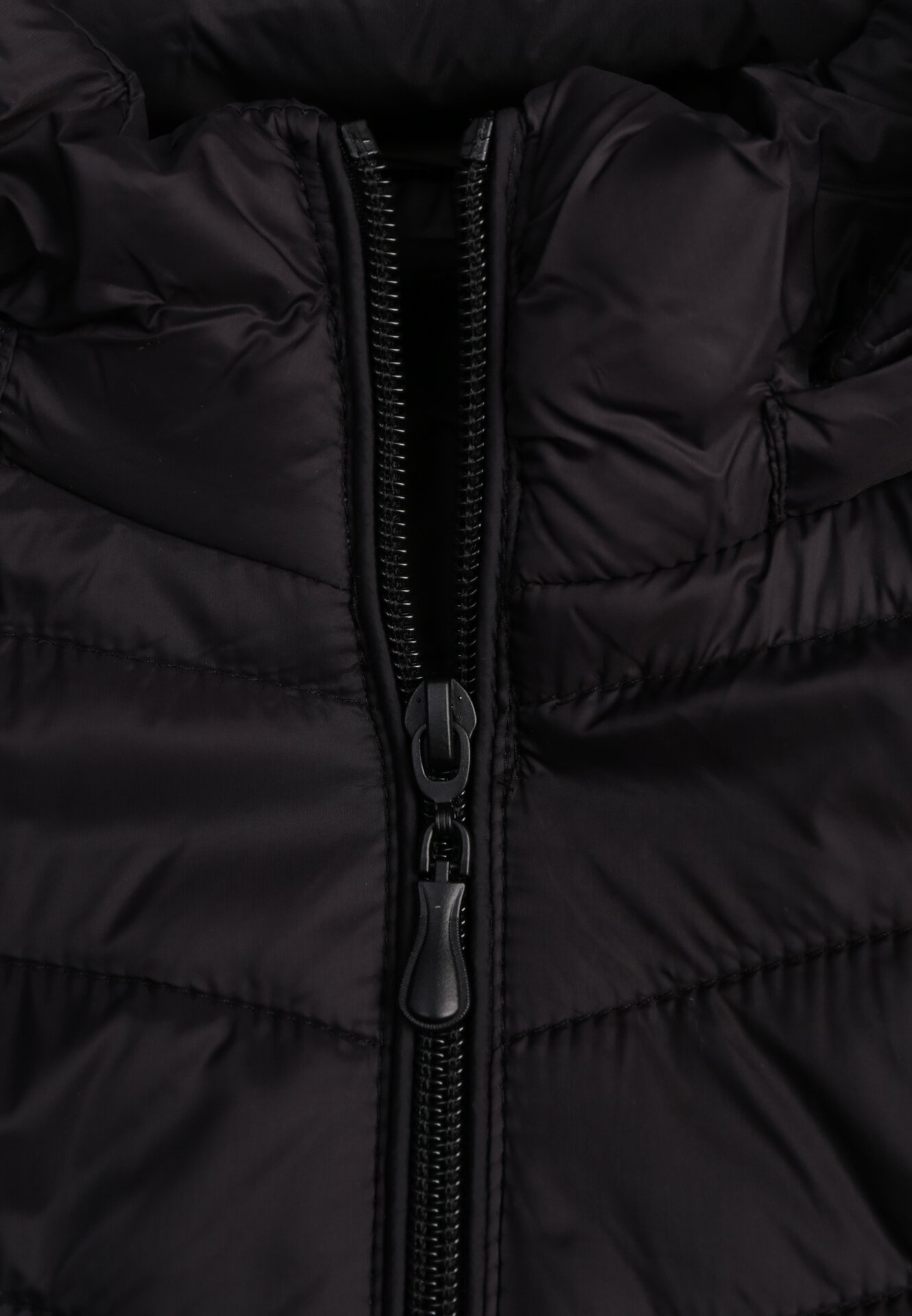 Czarna Przejściowa Kurtka Pikowana z Odpinanym Kapturem Edrelith