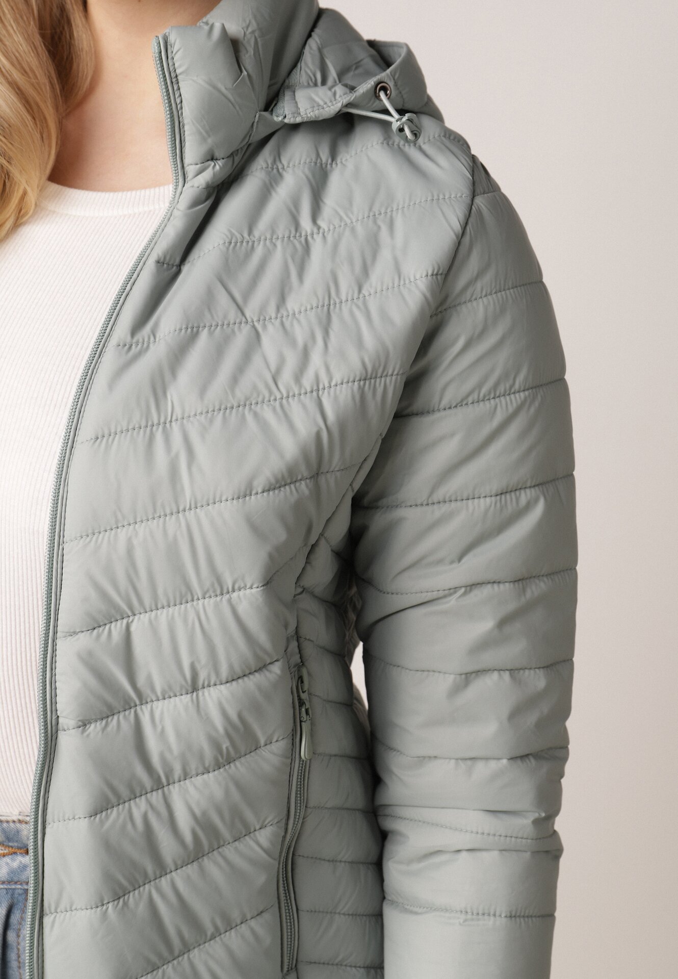 Jasnozielona Przejściowa Kurtka Pikowana z Odpinanym Kapturem Edrelith